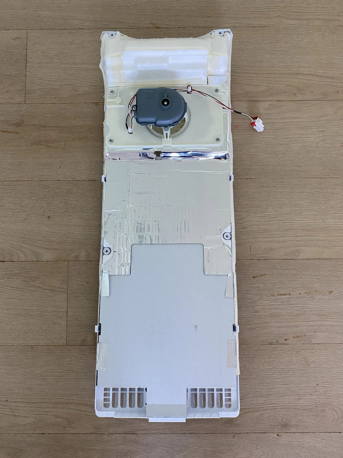 DA97-05052G Samsung fridge freezer Evaporator Fan Motor Panel cover assembly