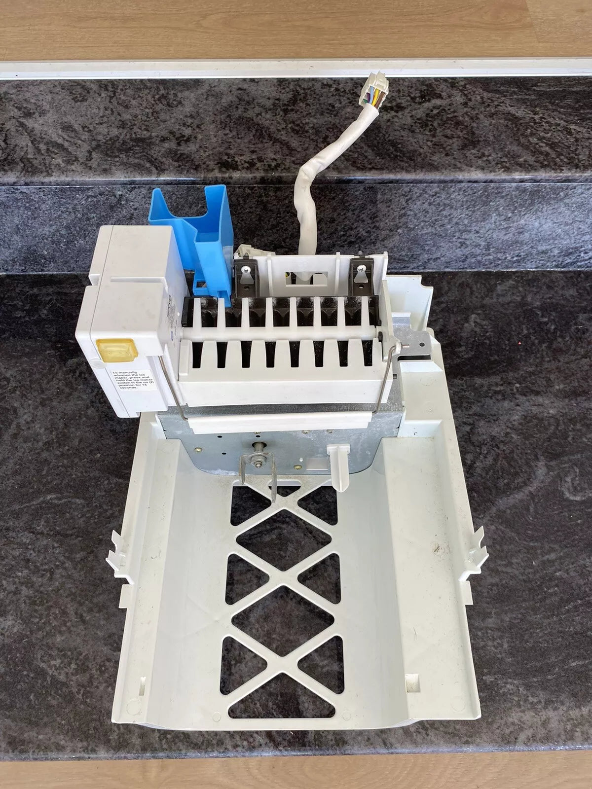 1448996 1449682 241709806 50296509008 Westinghouse Electrolux fridge freezer ice maker FULL ASSEMBLY WSE6070 WSE6970