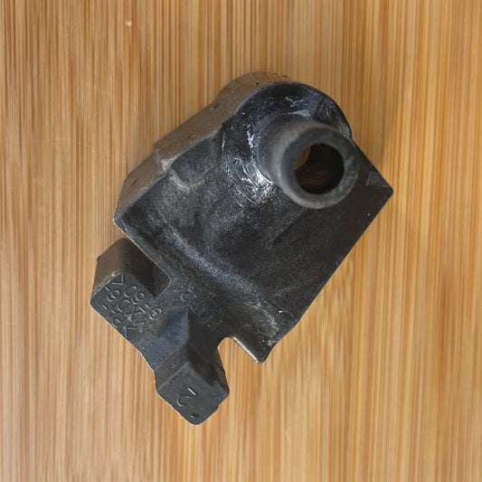 1447124 1456629 1458192 1458377 Electrolux Kelvinator Simpson Westinghouse fridge freezer RHS right hand side cam lower hinge FITS ALL WSE6070 WSE6100 WSE6970 WSE7000