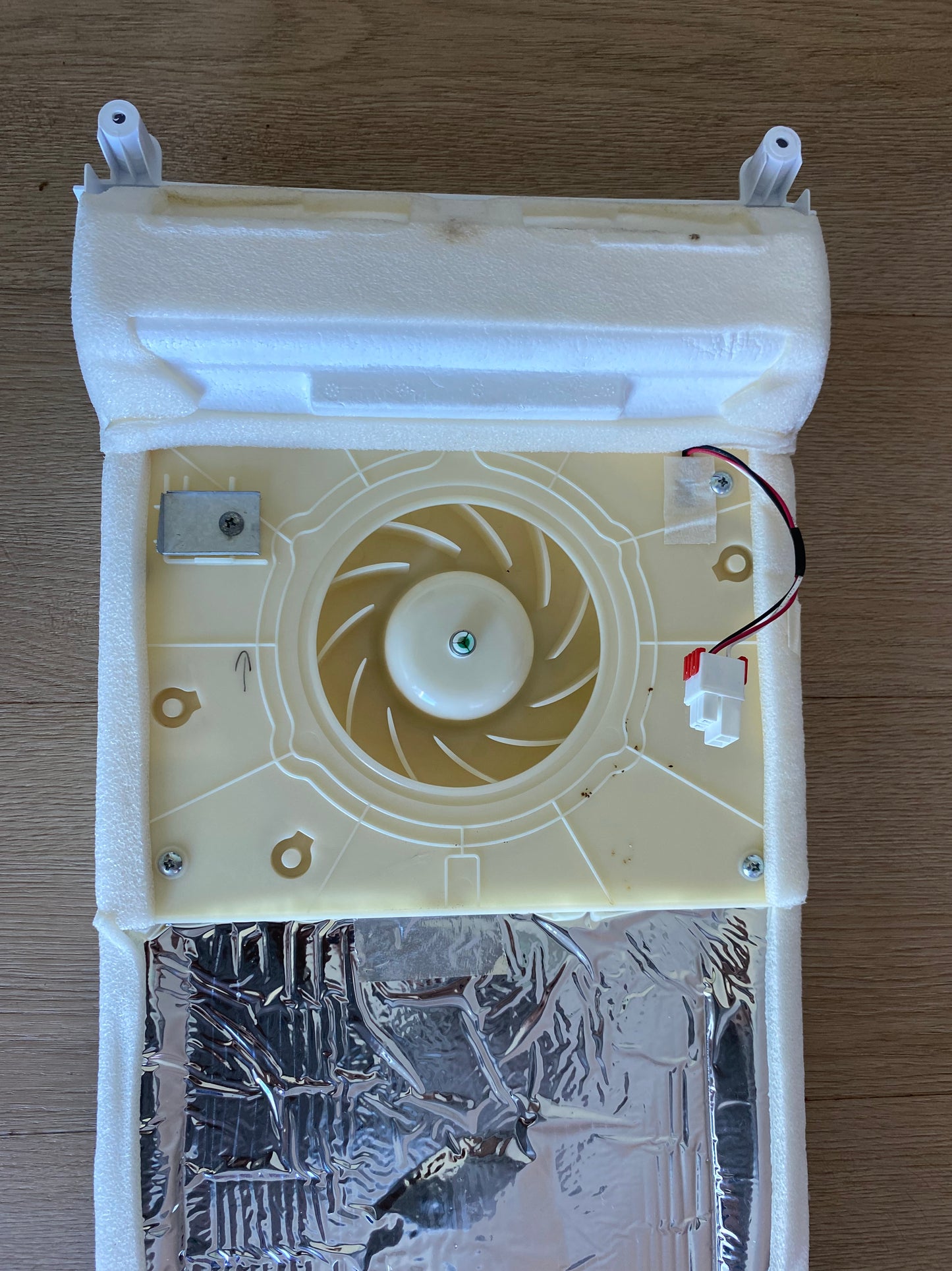DA97-06098P Samsung fridge freezer compartment FZR evaporator fan motor cover panel assembly