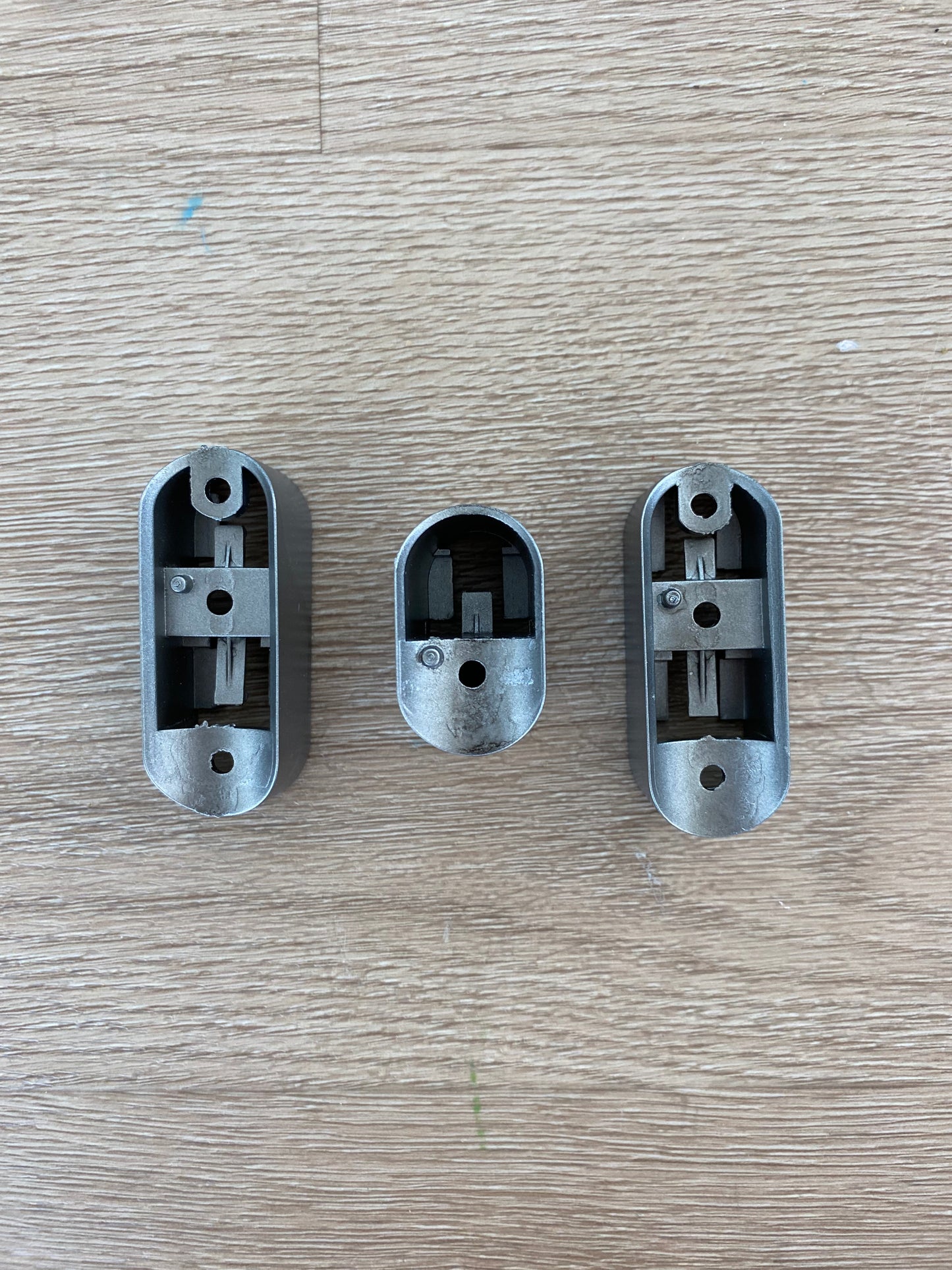 890143752 4055893012 Westinghouse stainless steel silver door handle pedestal mounting bracket set FITS WSE6170SA WSE6200SA WSE6870SA WSE6900SA