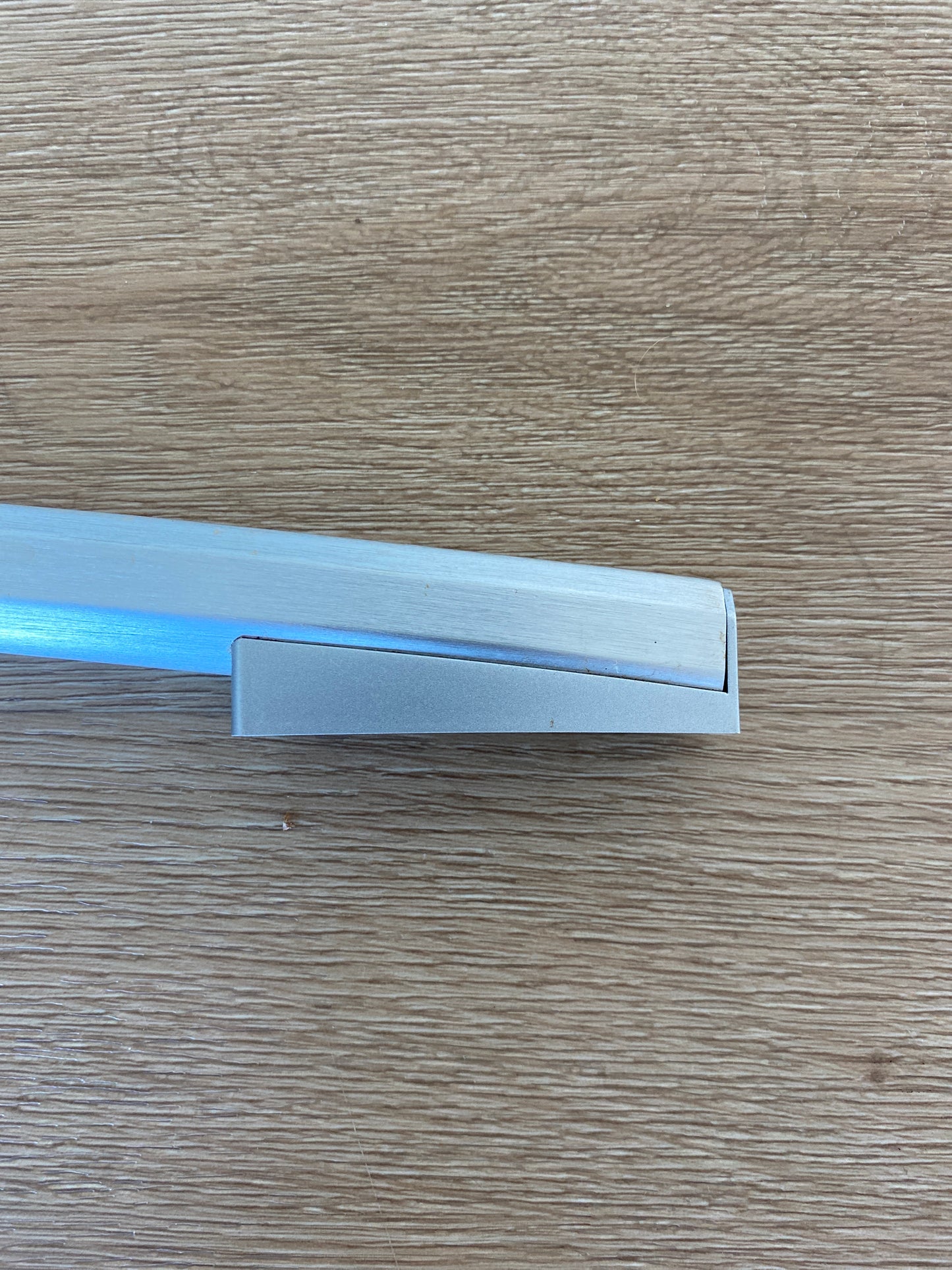 1457893 1458383 4055725446 Westinghouse fridge freezer door handle pedestal bracket mount attachment WHE5100 WHE5160