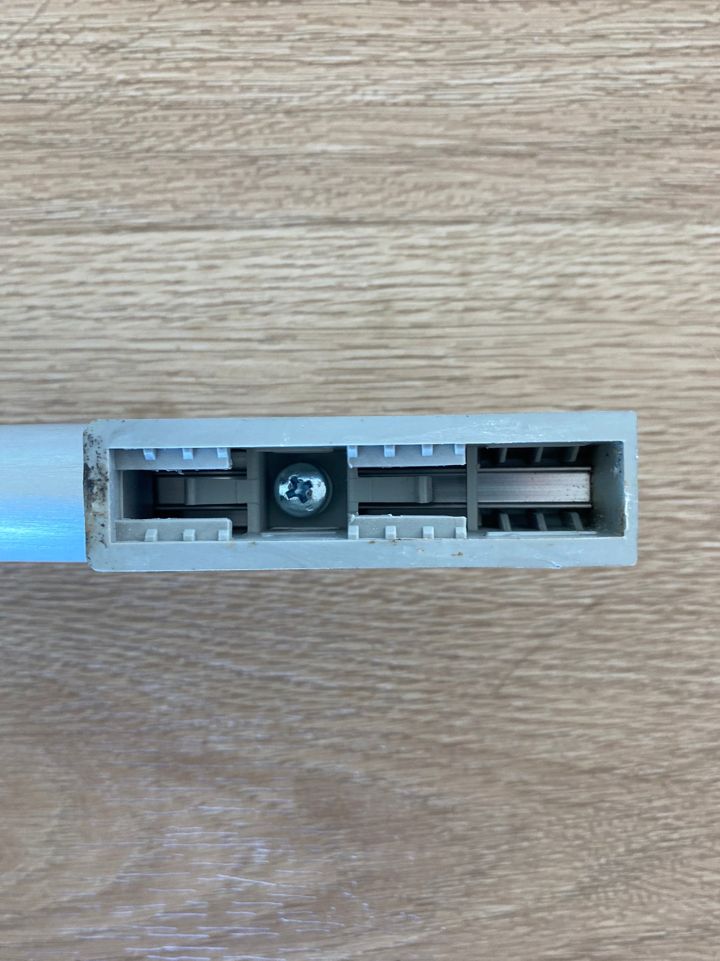 1457893 1458383 4055725446 Westinghouse fridge freezer door handle pedestal bracket mount attachment WHE5100 WHE5160