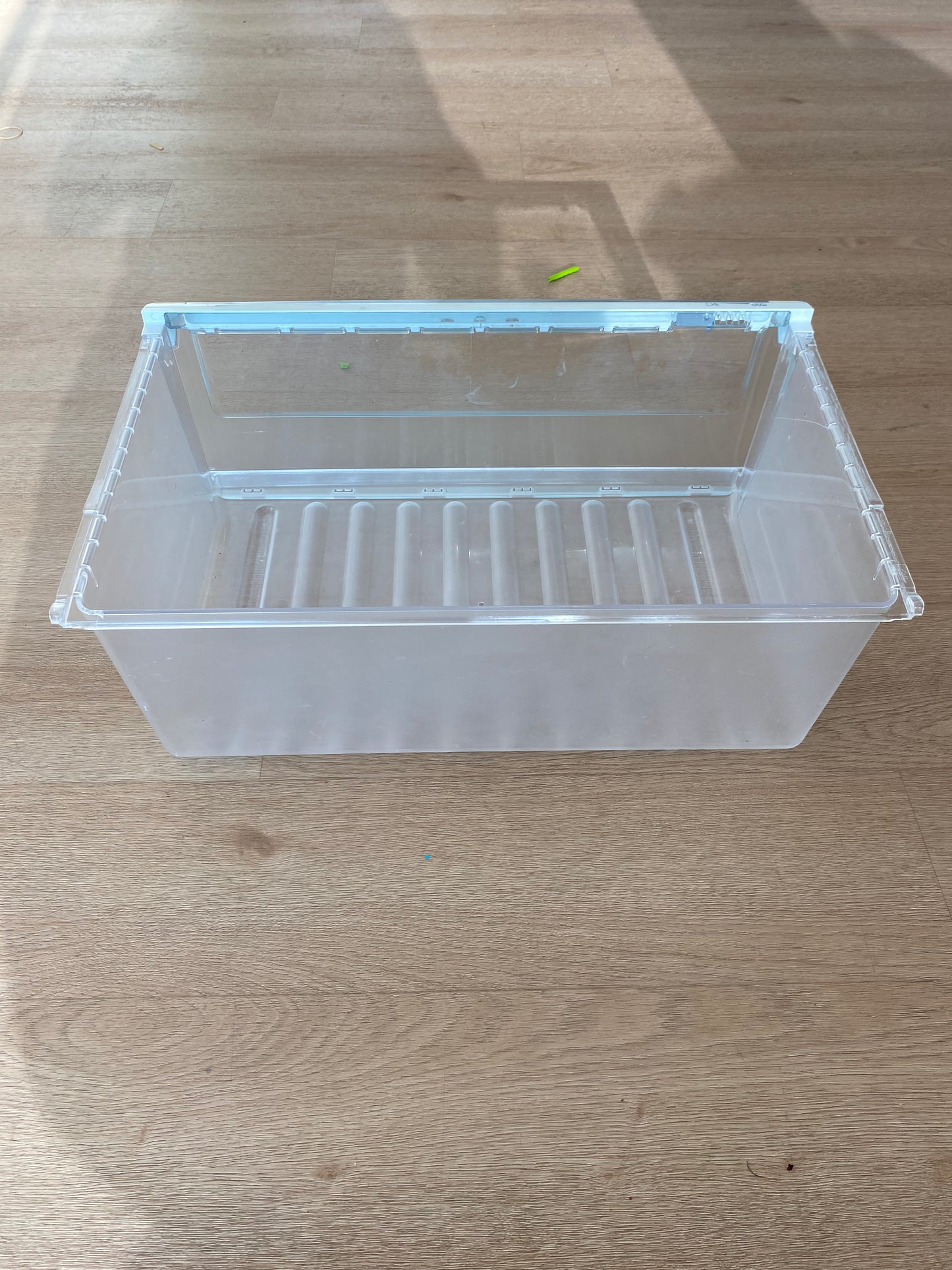 1451526 1451517 8996619190193 Westinghouse fridge freezer crisper vegetable drawer