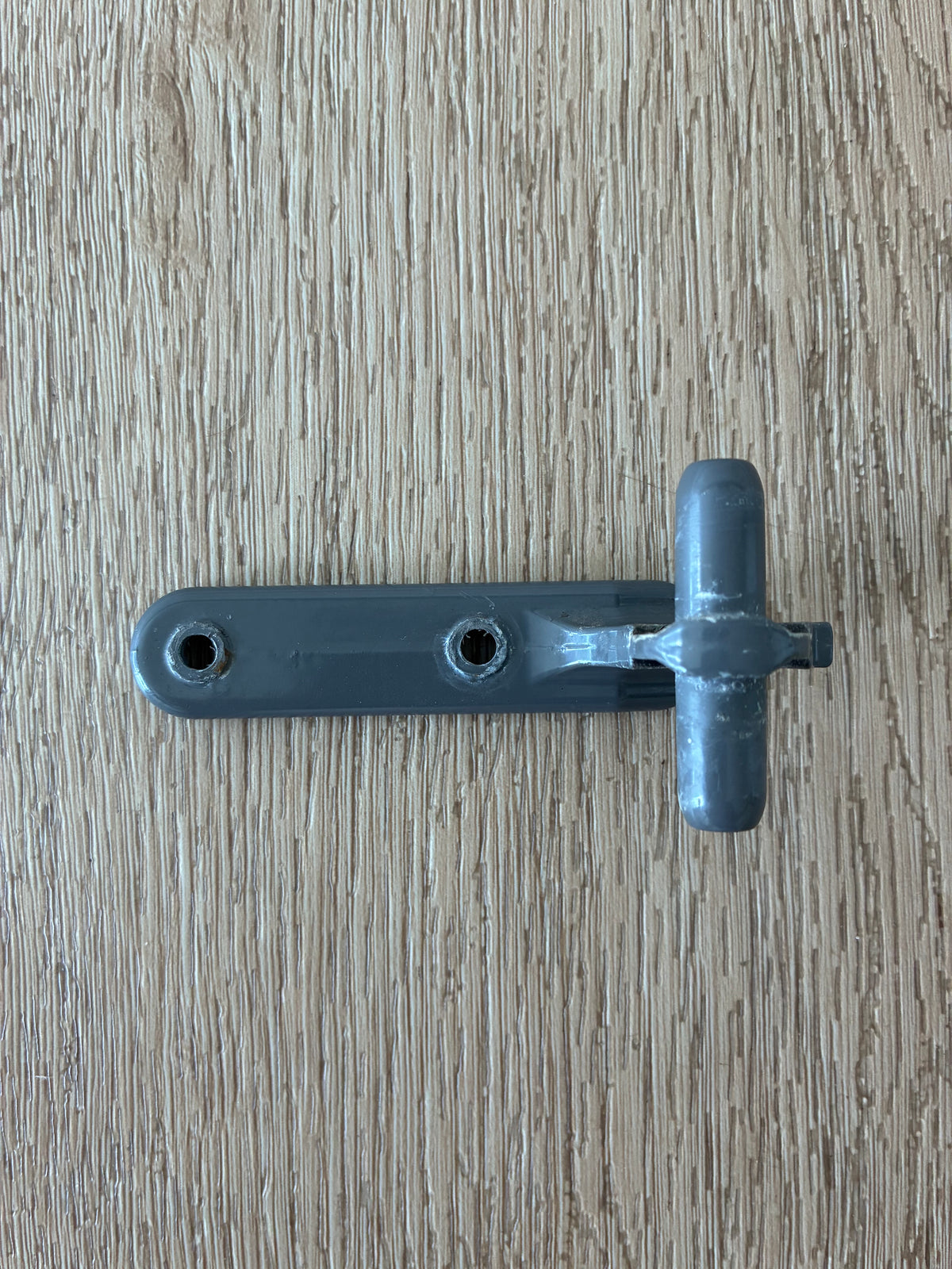 1446318 1449939 1458388 Electrolux Kelvinator Simpson Westinghouse fridge freezer grey centre middle hinge