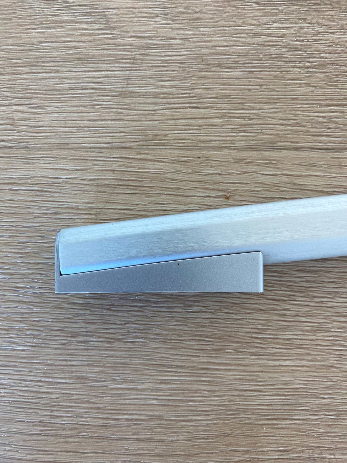 1457893 1458383 4055725446 Westinghouse fridge freezer door handle pedestal bracket mount attachment WHE5100 WHE5160