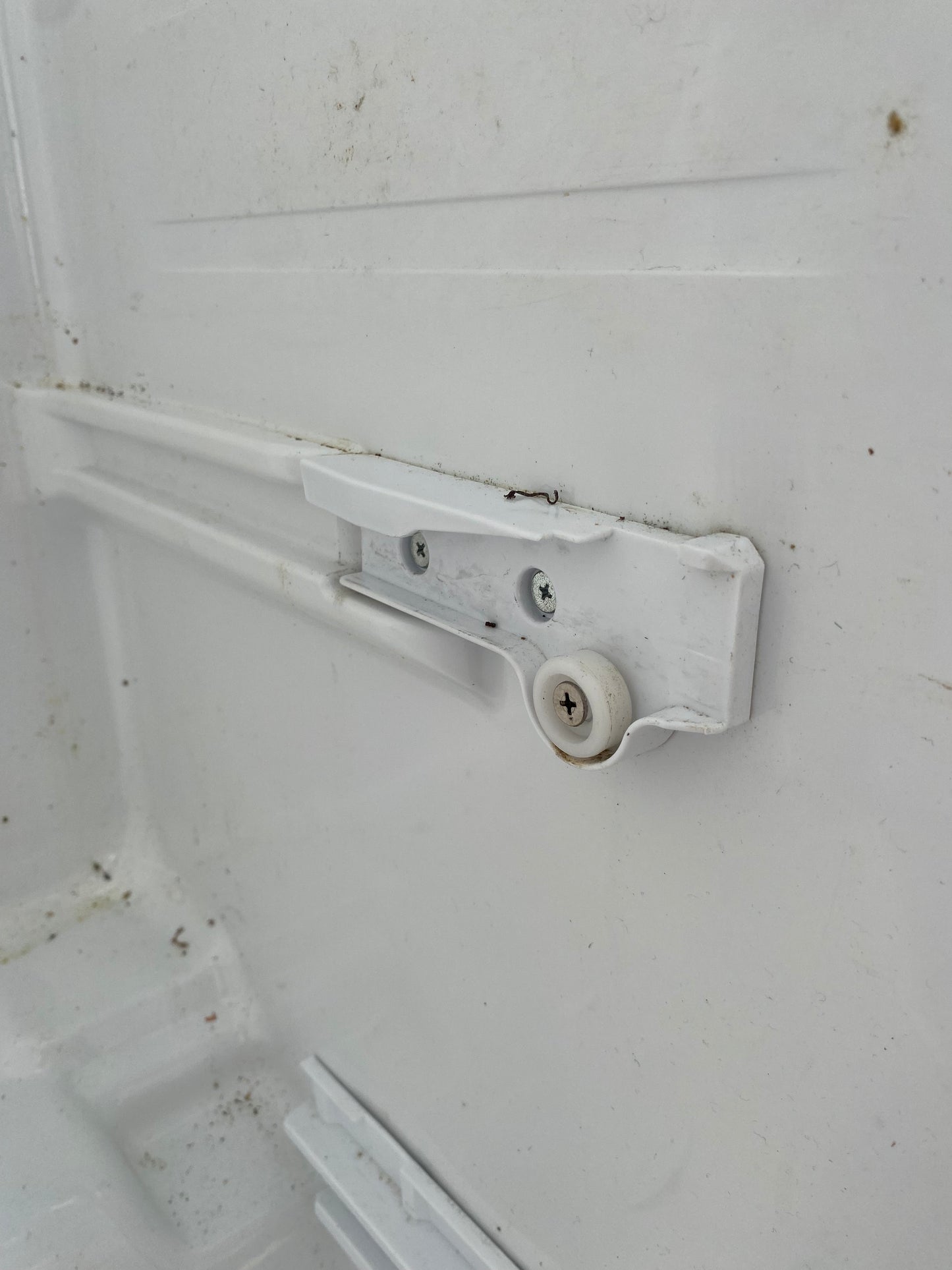 MEA618481 AEC72909701 LG FRIDGE COMPARTMENT UPPER RIGHT hand side RHS RHS top crisper vegetable drawer guide rail runner
