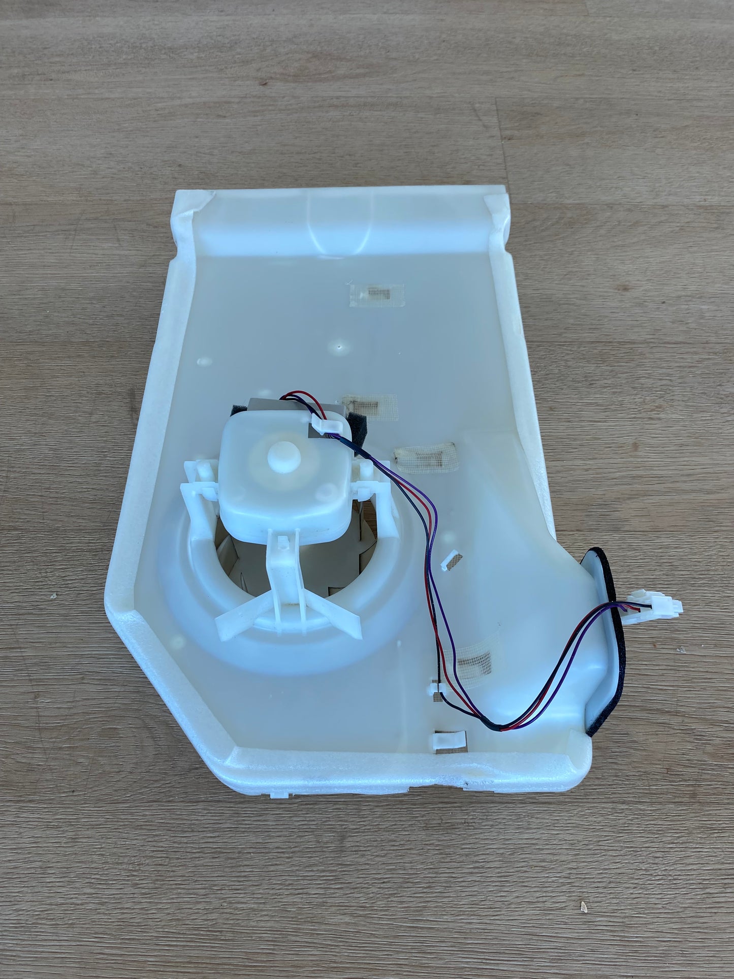 EAU60694507 MHN618412 4681JB1010A 4681JB1010B 4681JB1017D 4681JB1027A 4681JB1027J 4681JB1029A 4681JB1029B LG fridge freezer evaporator fan assembly