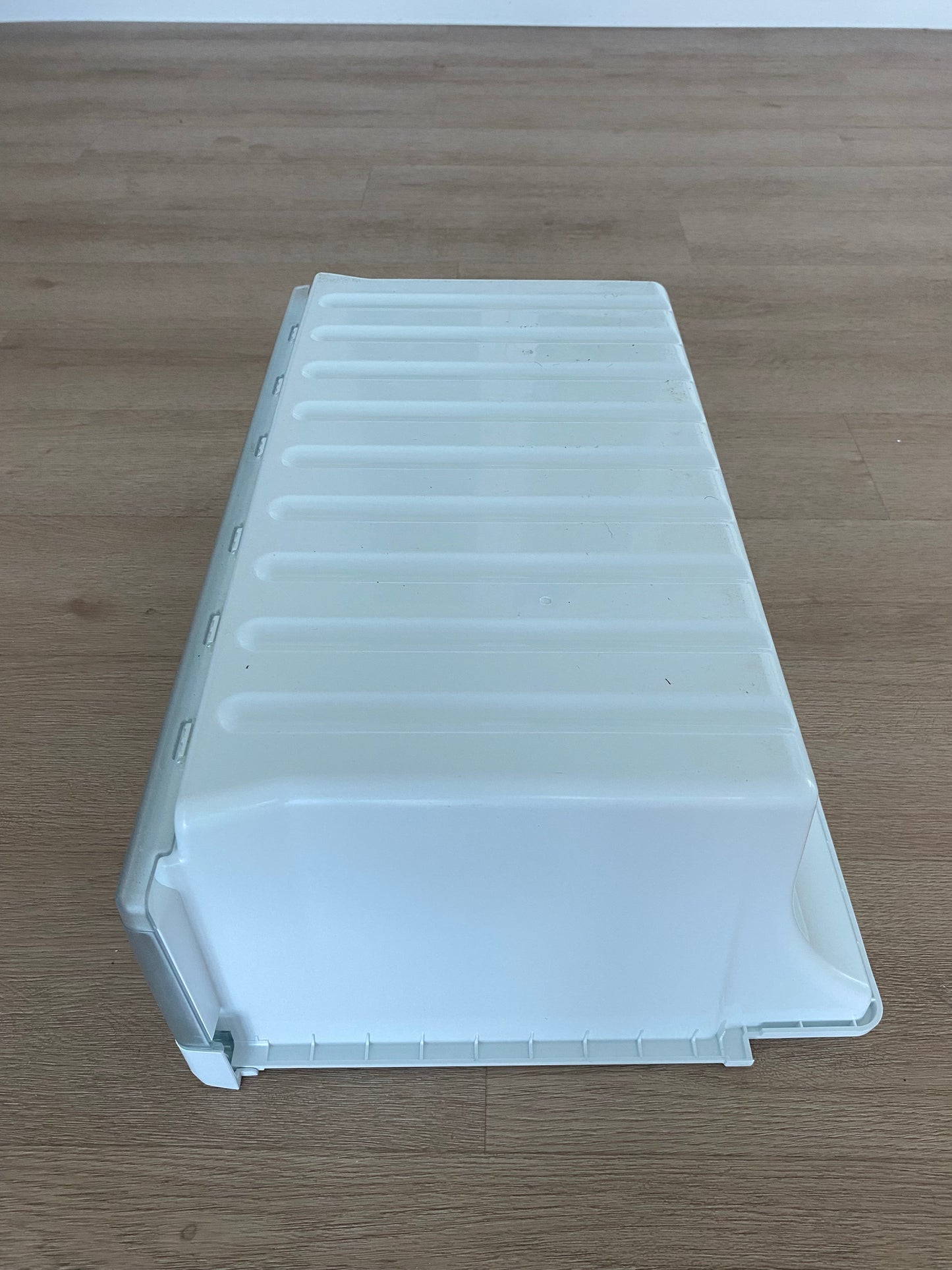 1451496 1456579 1460473 1760008798 1451995 1451996 1451499 Westinghouse fridge BOTTOM FREEZER BIN lower drawer