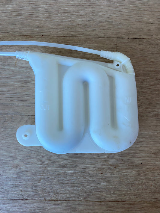 DA97-02650D DA97-02650E Samsung fridge water tank case reservoir assembly