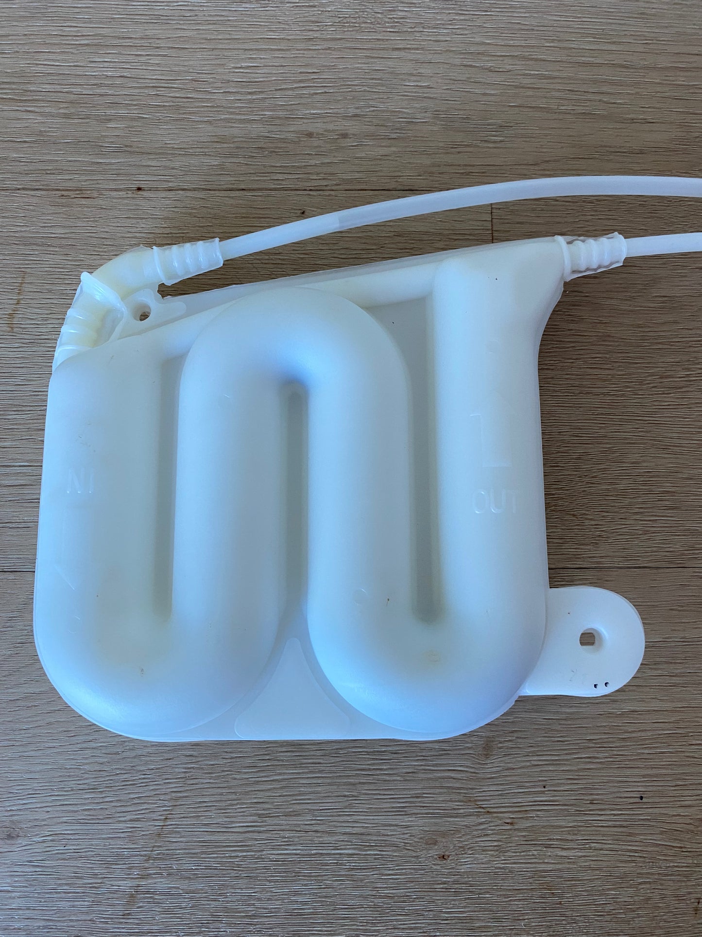 DA97-02650D DA97-02650E Samsung fridge water tank case reservoir assembly