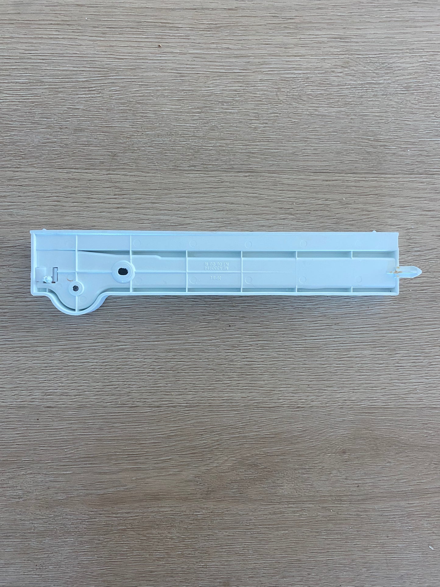 AEC72909901 MEA330914 NT.06.09 R LG FREEZER COMPARTMENT LOWER RIGHT hand side RHS RH bottom drawer basket runner guide rail