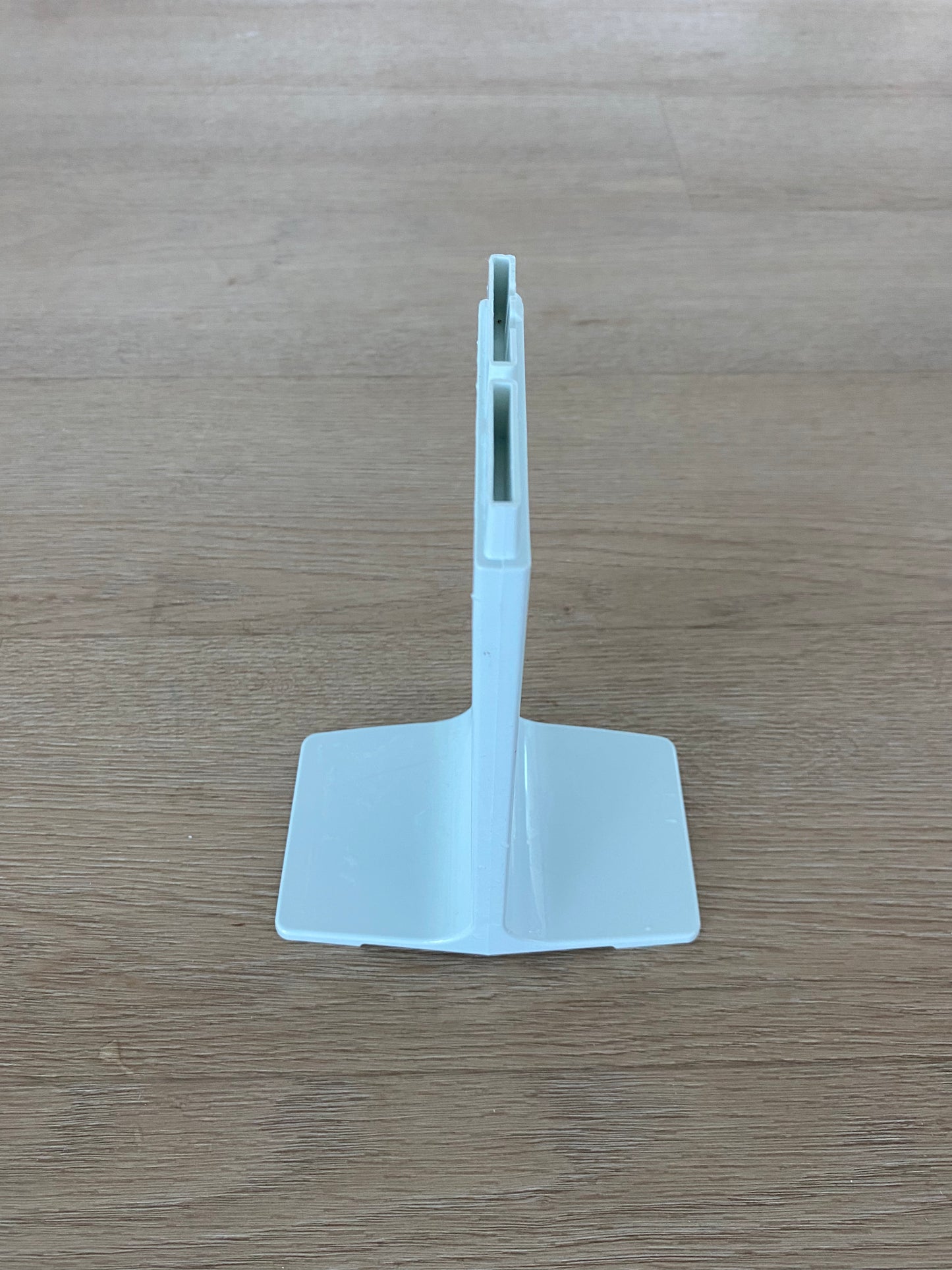 1451538 Electrolux Westinghouse fridge centre support leg