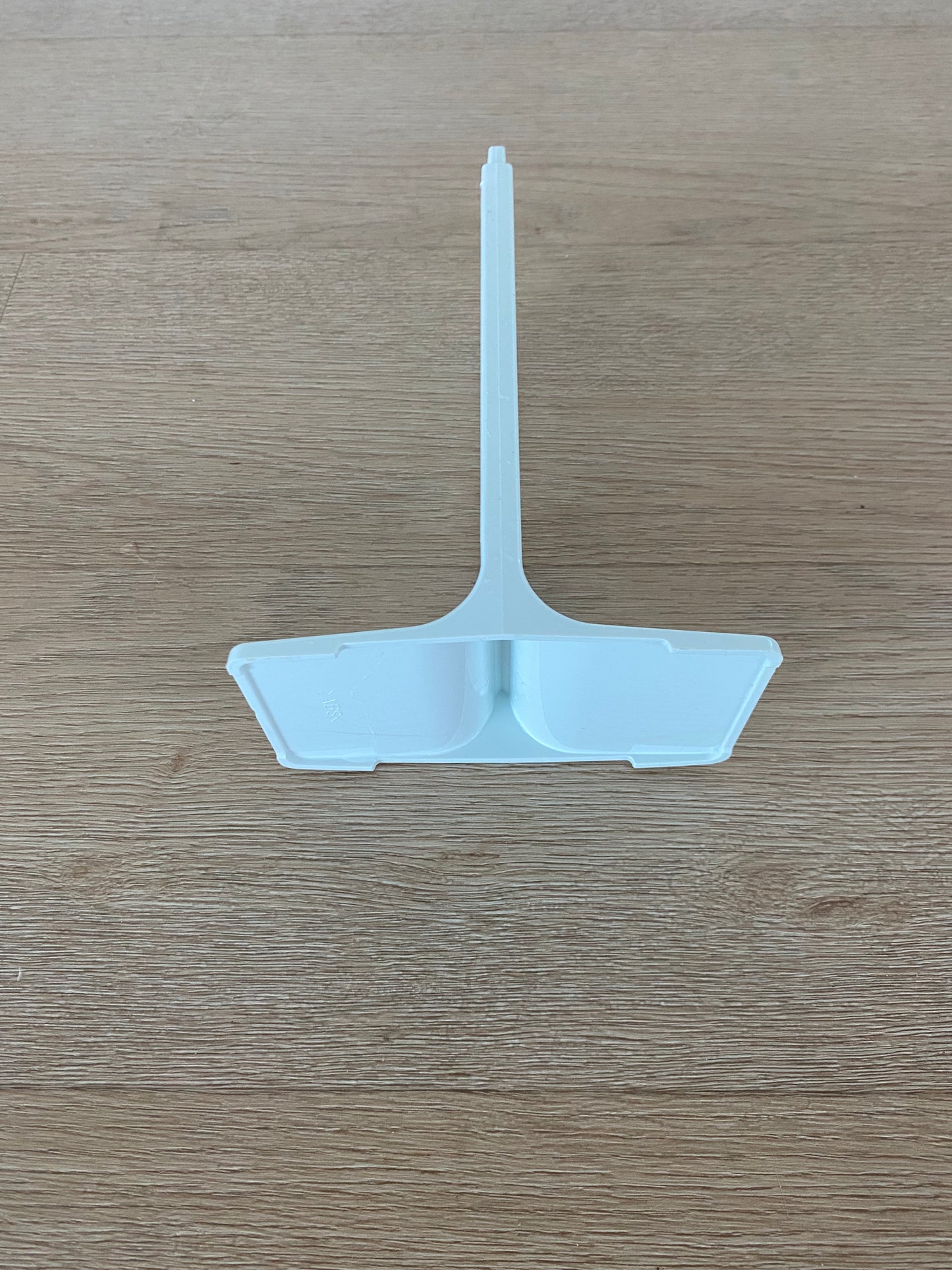 1451538 Electrolux Westinghouse fridge centre support leg