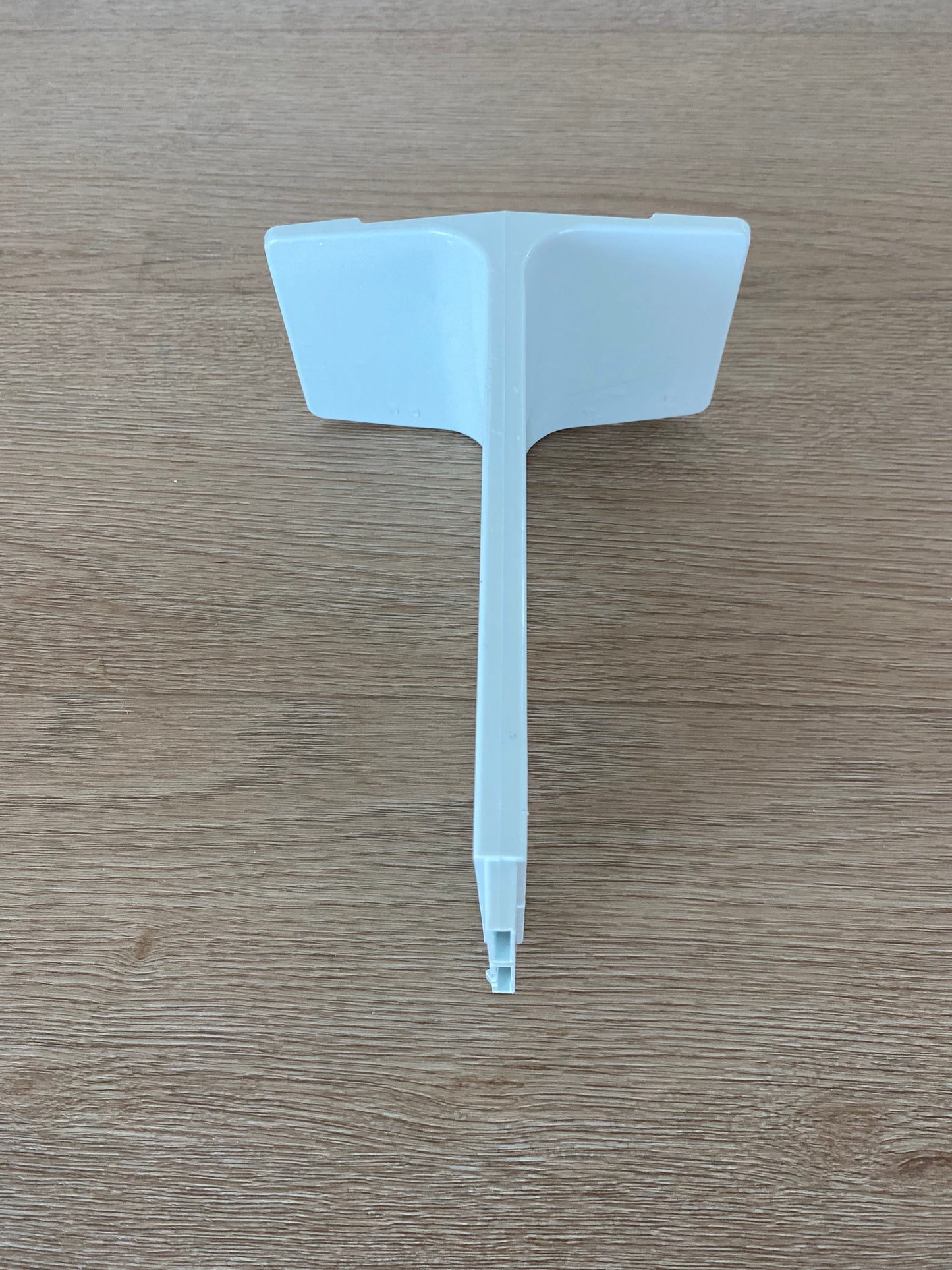 1451538 Electrolux Westinghouse fridge centre support leg