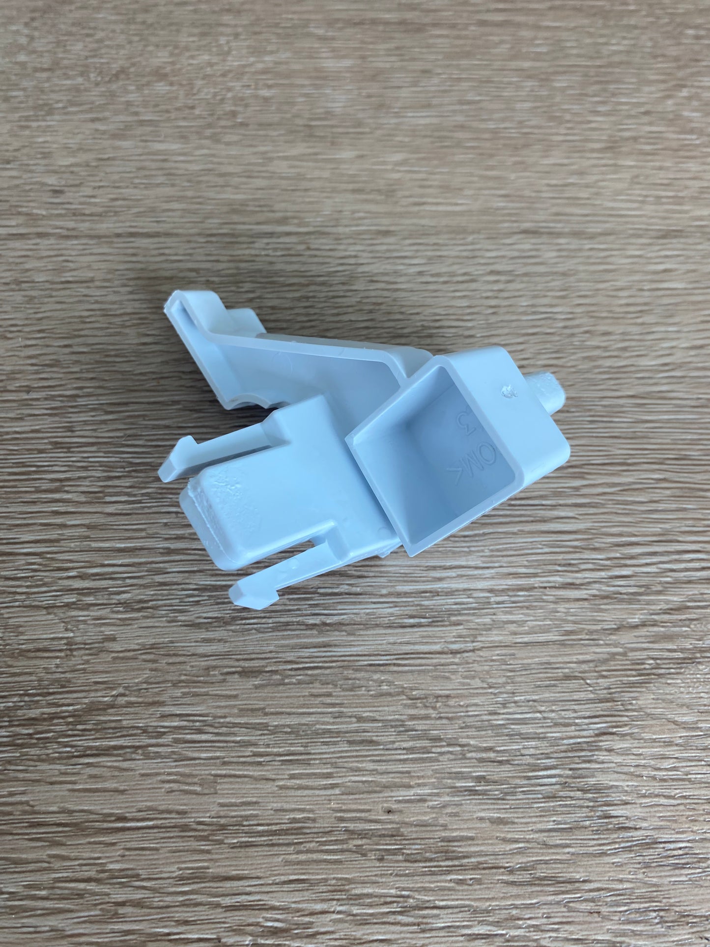 836585 Fisher & Paykel fridge freezer skid tray RHS RH right hand side