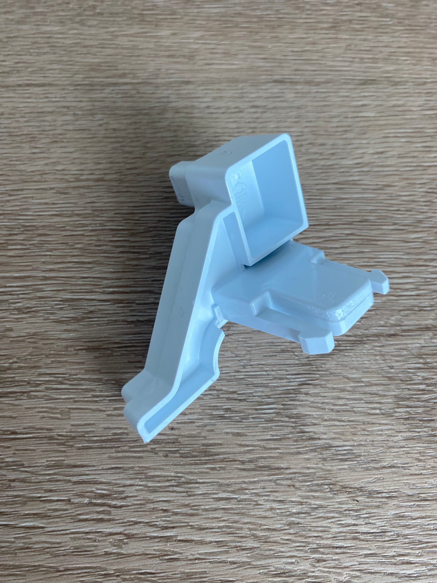 836585 Fisher & Paykel fridge freezer skid tray RHS RH right hand side