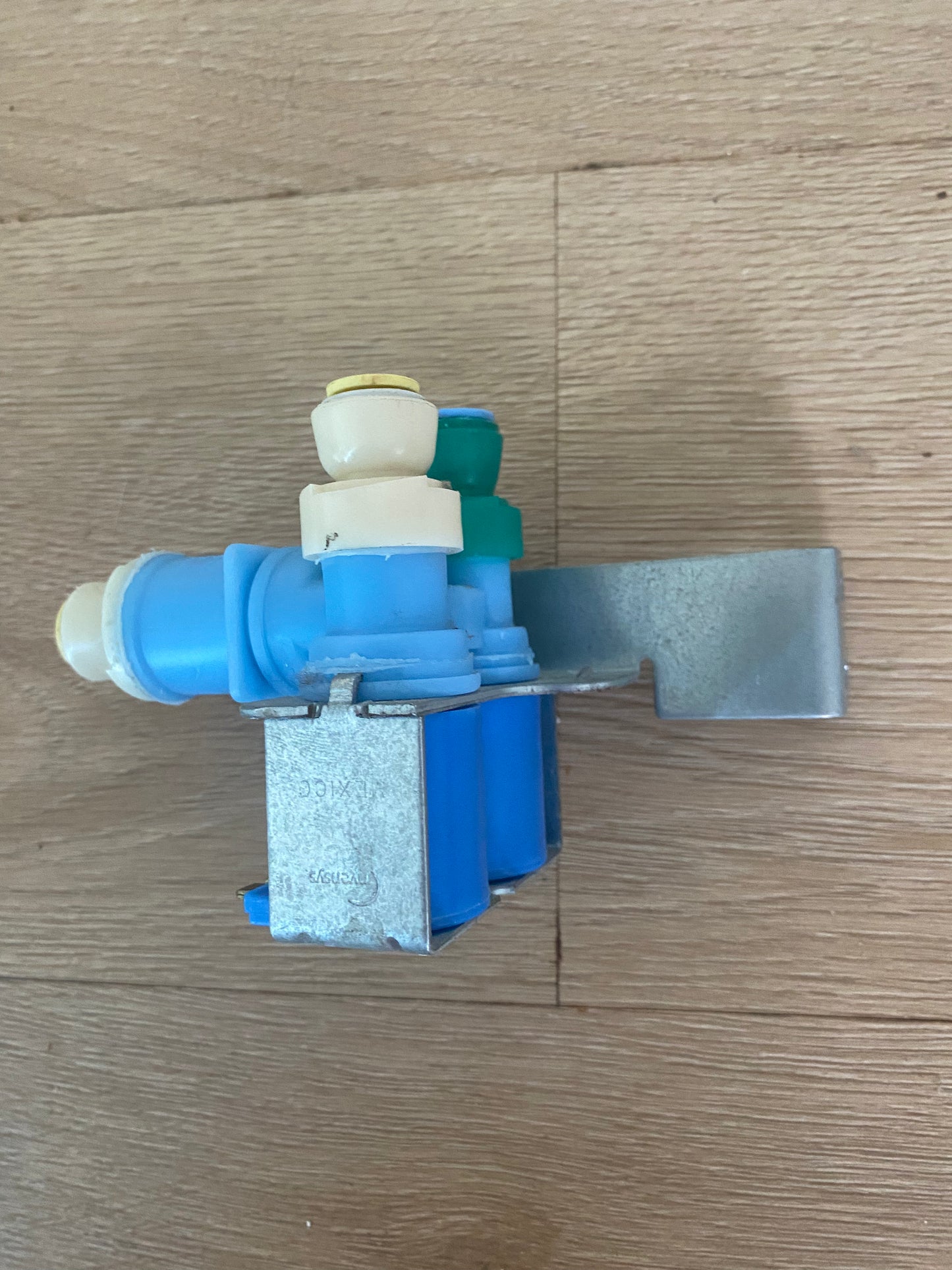 814859 Fisher & Paykel fridge freezer water solenoid dual valve I&W ice water