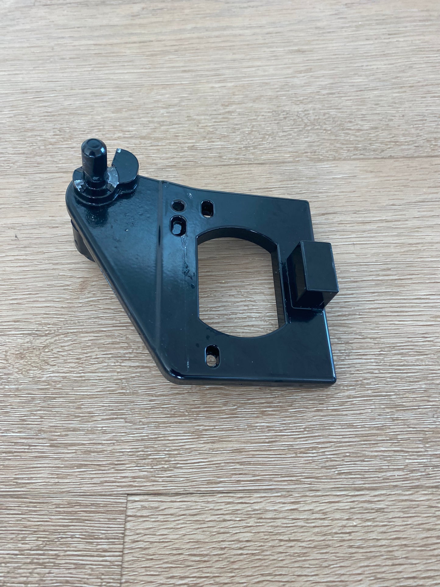 1447211 50289255007 Westinghouse fridge freezer bottom hinge plate LHS LH left hand side
