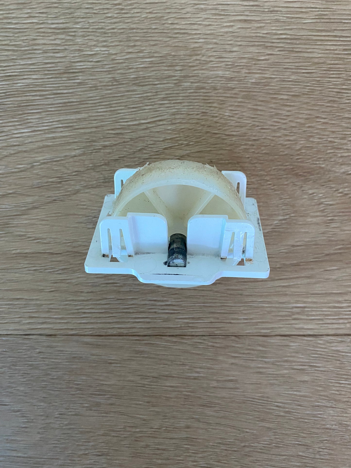 315090P 847316P Fisher & Paykel fridge freezer rear wheel roller kit