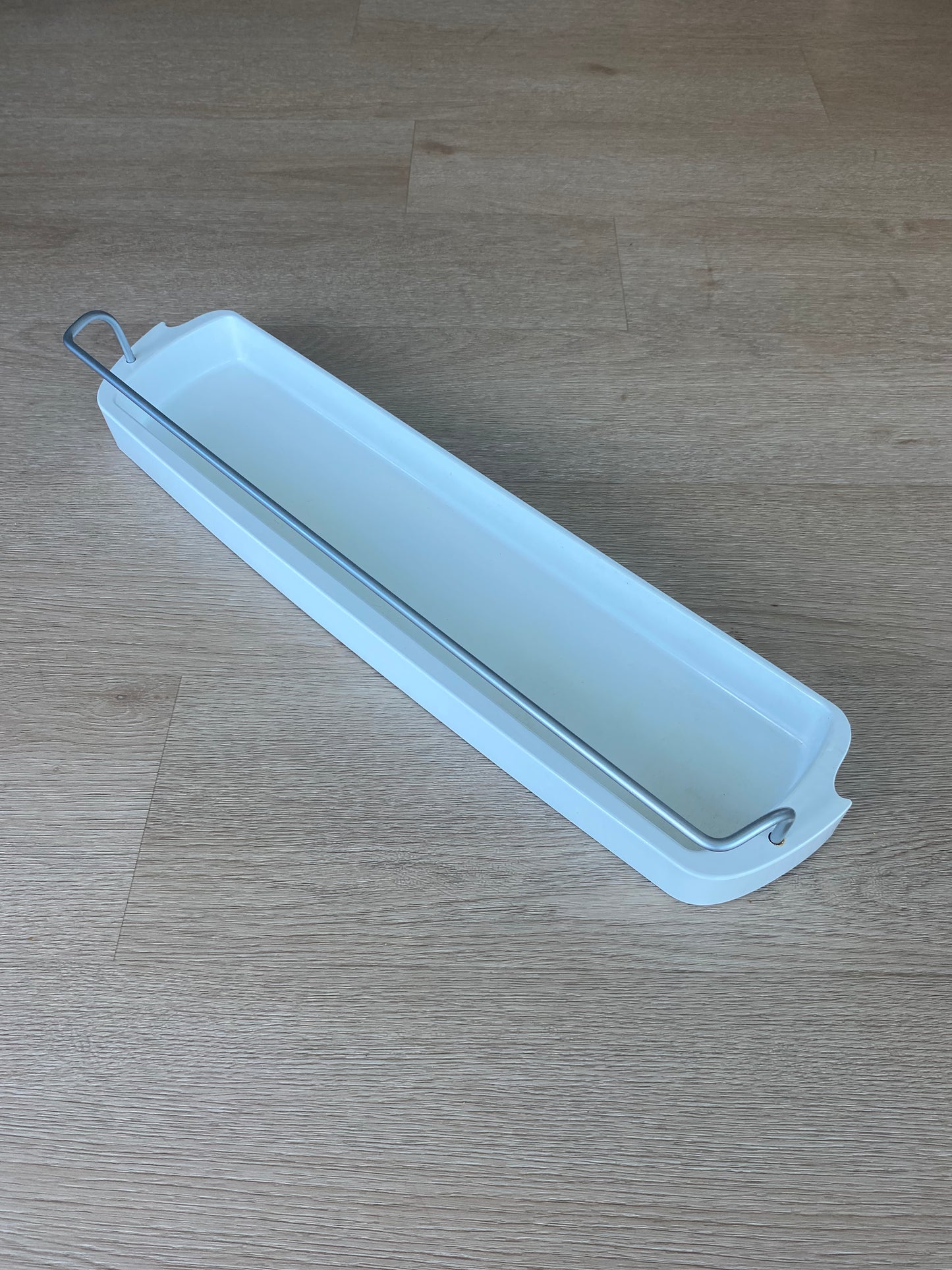 818850 Fisher & Paykel fridge door bottle support rail FITS 680mm CABINETS
