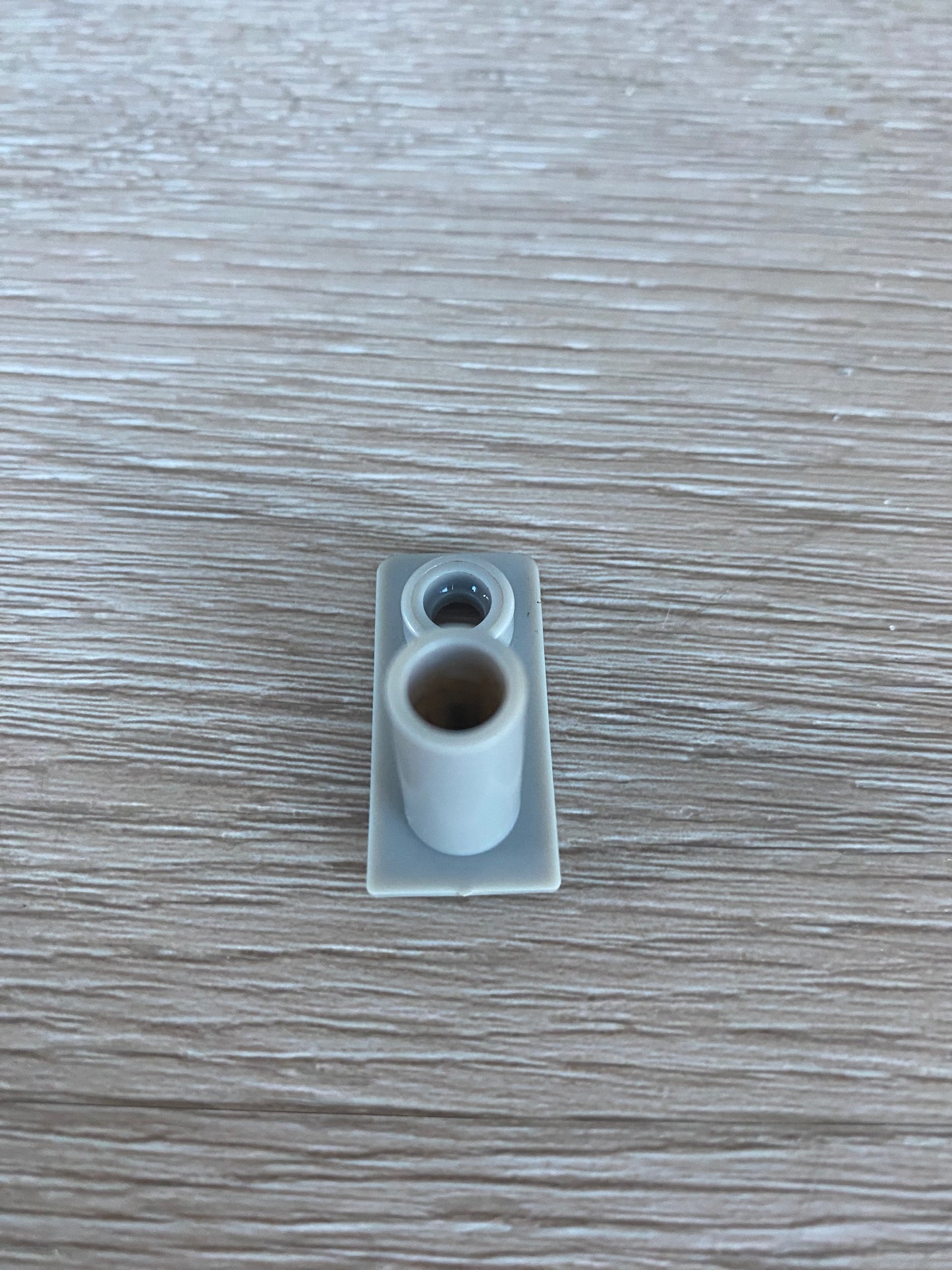 813931 Fisher & Paykel fridge freezer door TOP FLAT HINGE BEARING