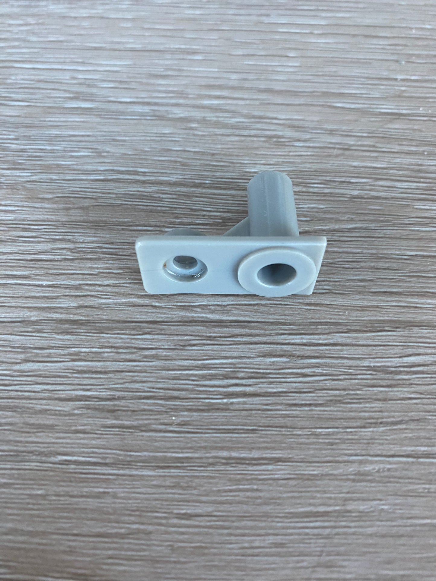 813931 Fisher & Paykel fridge freezer door TOP FLAT HINGE BEARING
