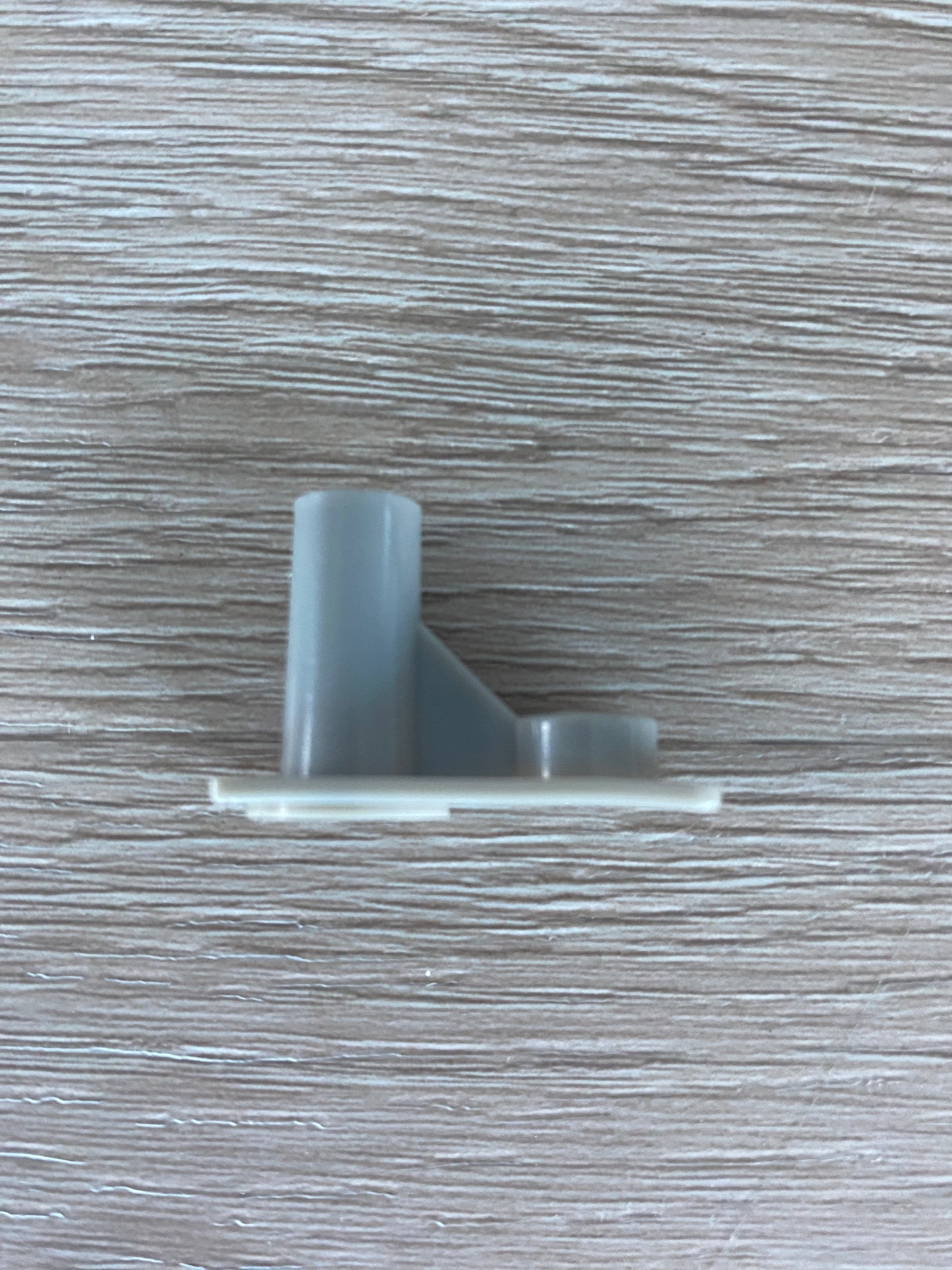 813931 Fisher & Paykel fridge freezer door TOP FLAT HINGE BEARING