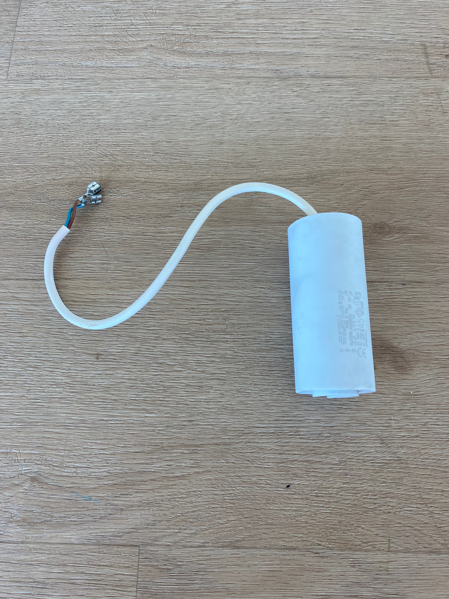 207173 Fisher & Paykel fridge freezer START CAPACITOR 45uf 400VAC (50mm x 116mm)