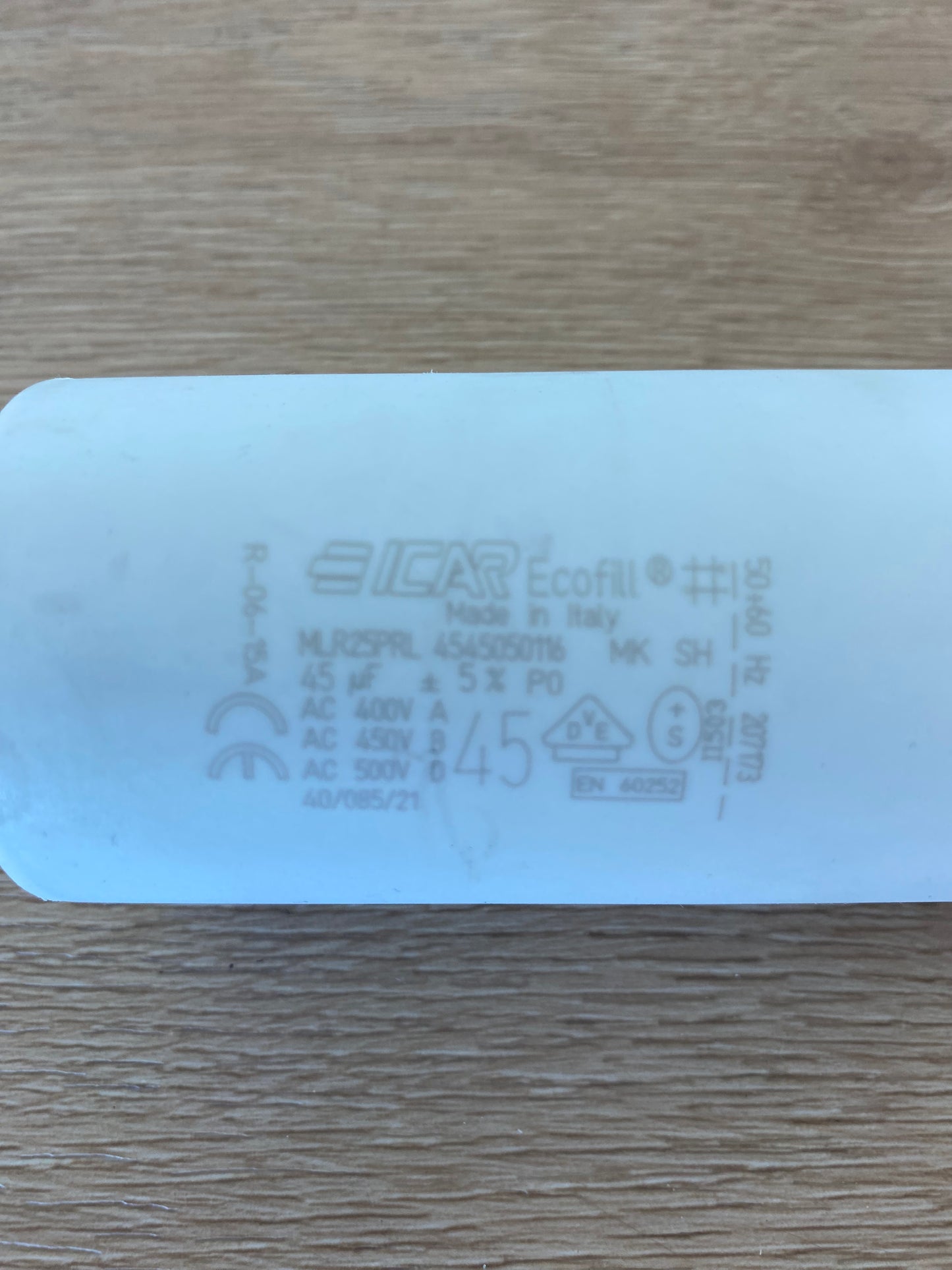 207173 Fisher & Paykel fridge freezer START CAPACITOR 45uf 400VAC (50mm x 116mm)