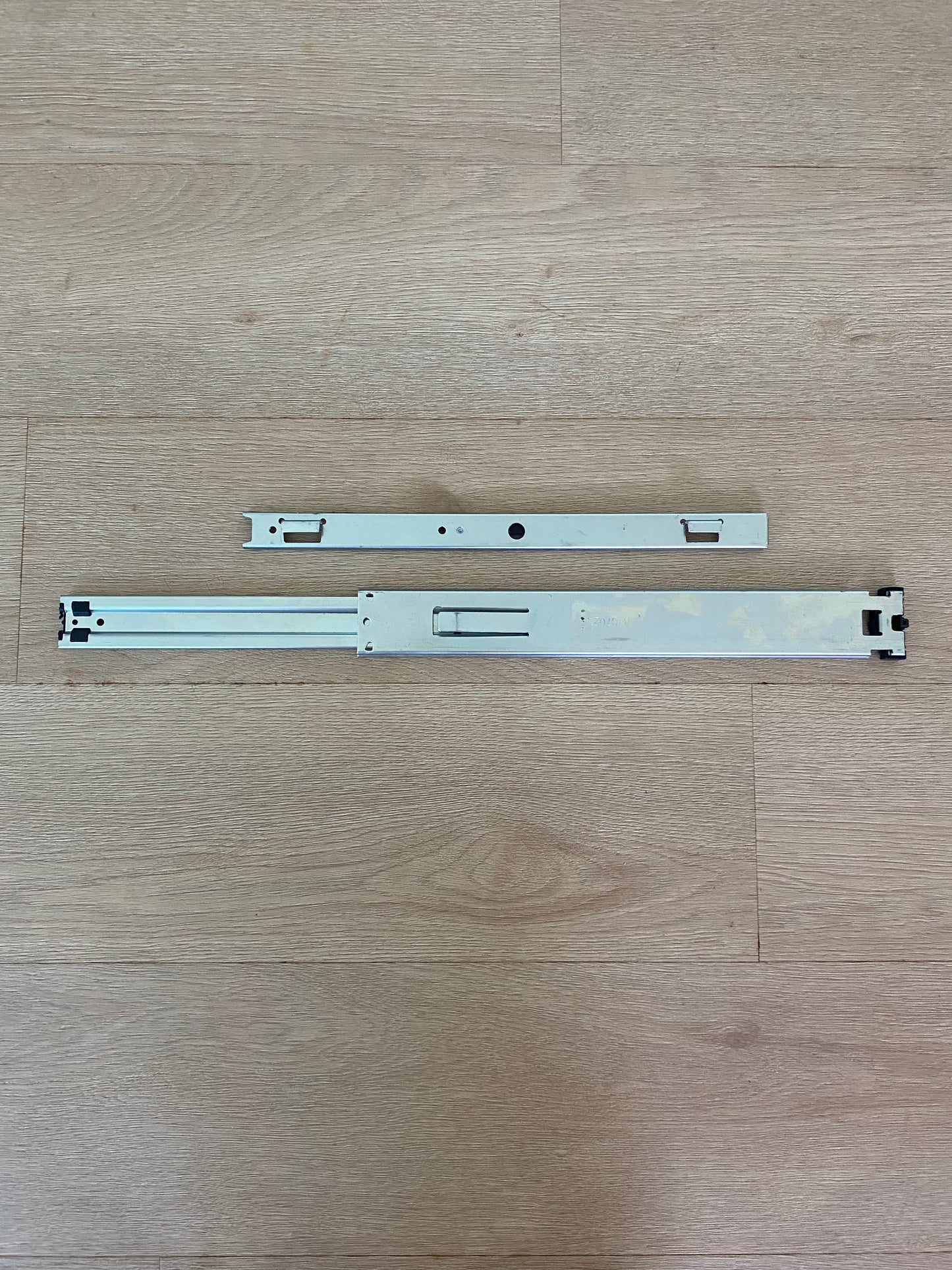 836702 Fisher & Paykel fridge FREEZER RHS RH right hand side slide assembly arm guide rail 355mm