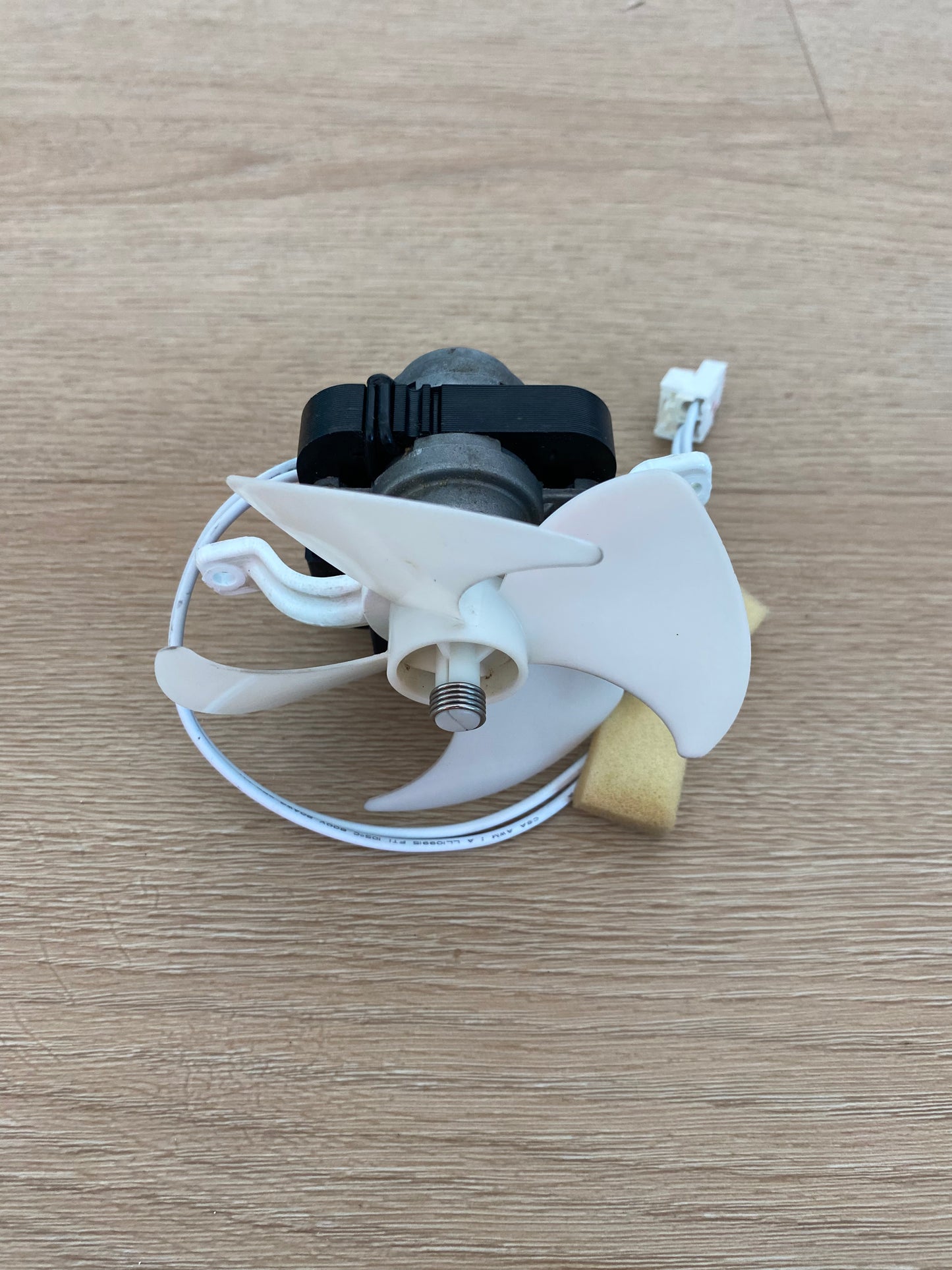 1441357 1448419 1449376 1450085 1453263 1458486 2265568 811973301 811973306 811973310 140071363042 Electrolux Kelvinator Simpson Westinghouse fridge FREEZER EVAPORATOR FAN MOTOR