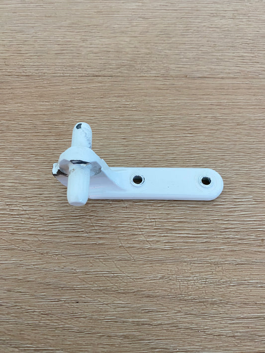 1442633 1446318 1447178 1449843 1449939  1458386 1461502 1461502K 1461504 4055484465 Electrolux Kelvinator Simpson Westinghouse fridge freezer grey white centre middle hinge