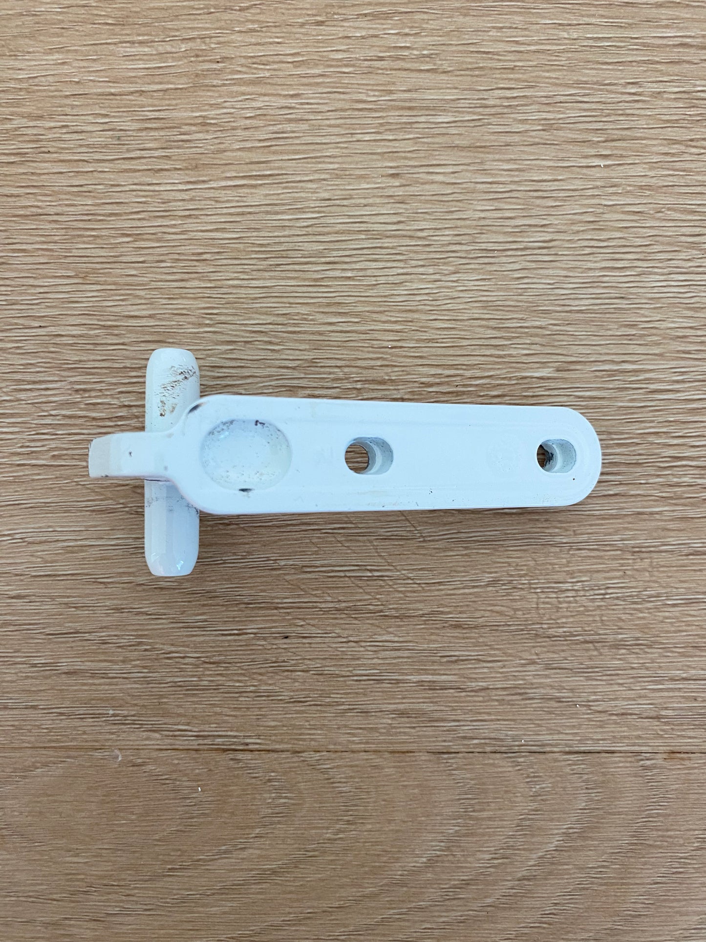 1442633 1446318 1447178 1449843 1449939  1458386 1461502 1461502K 1461504 4055484465 Electrolux Kelvinator Simpson Westinghouse fridge freezer grey white centre middle hinge