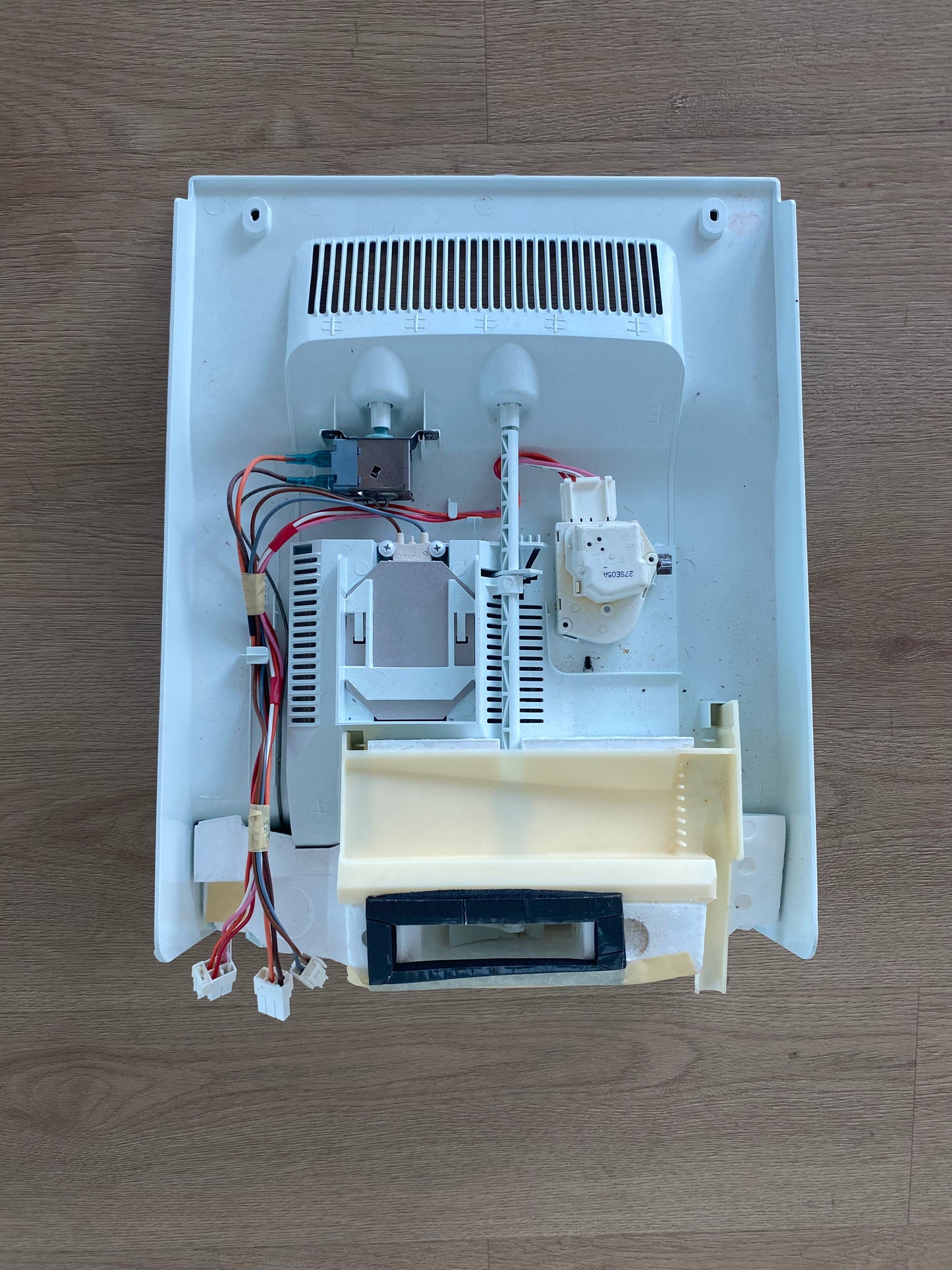 1453538 1454447 Electrolux Kelvinator Simpson Westinghouse top mount fridge freezer control housing