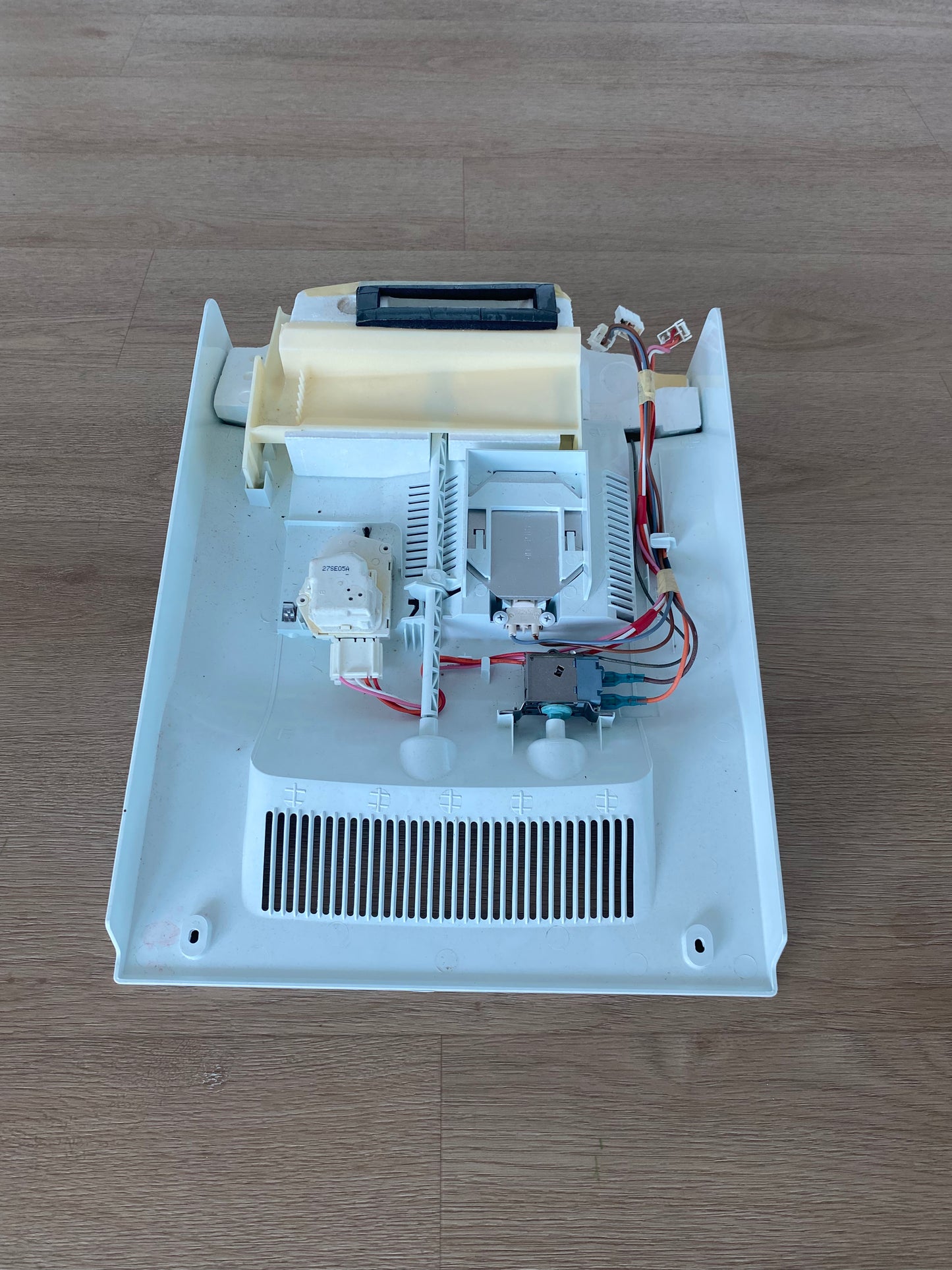 1453538 1454447 Electrolux Kelvinator Simpson Westinghouse top mount fridge freezer control housing