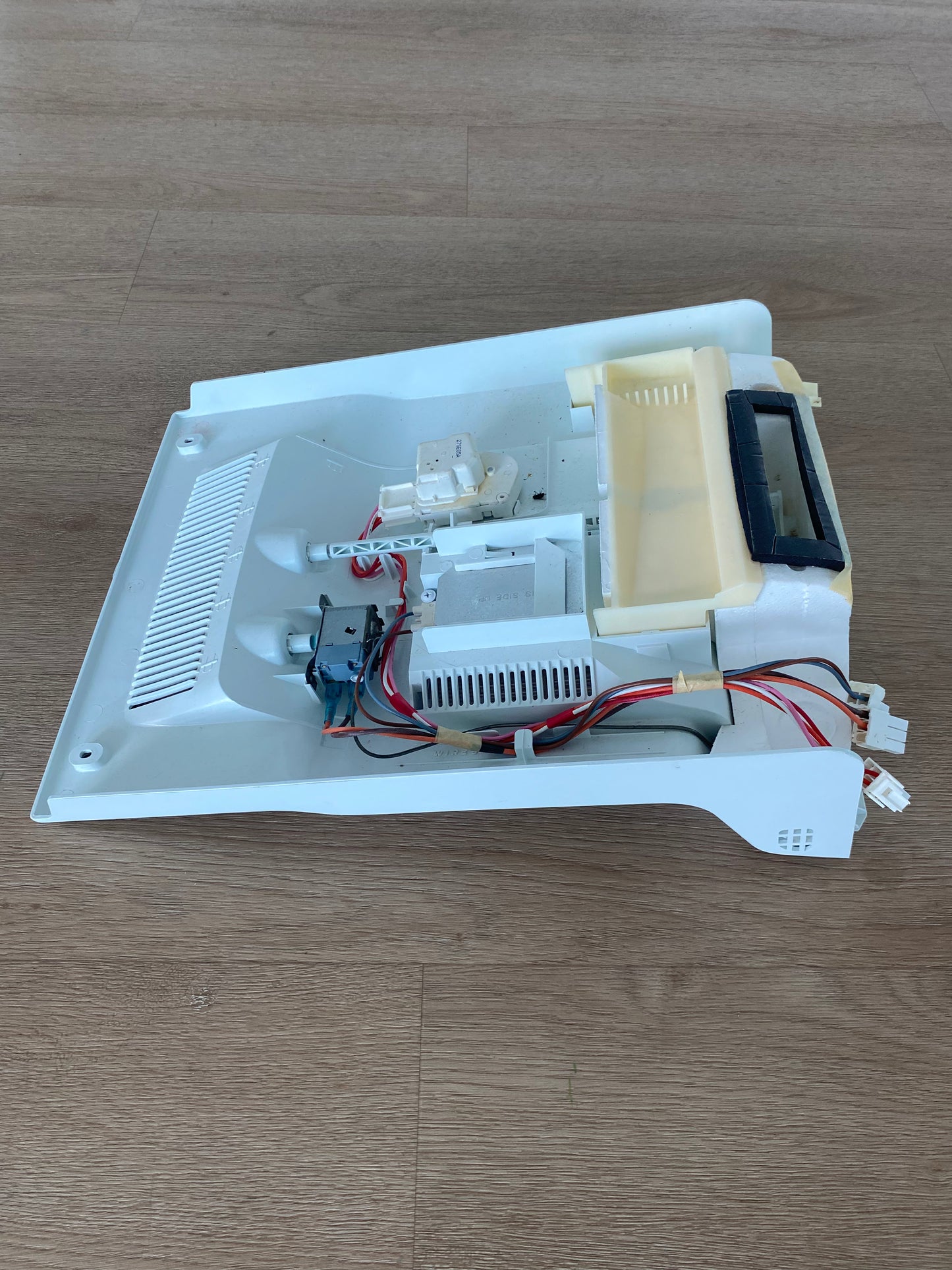 1453538 1454447 Electrolux Kelvinator Simpson Westinghouse top mount fridge freezer control housing
