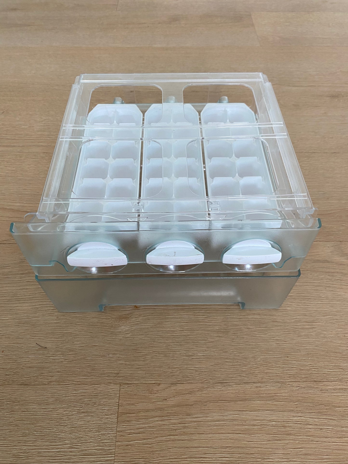 1451578 Electrolux Westinghouse fridge freezer ice maker assembly assy