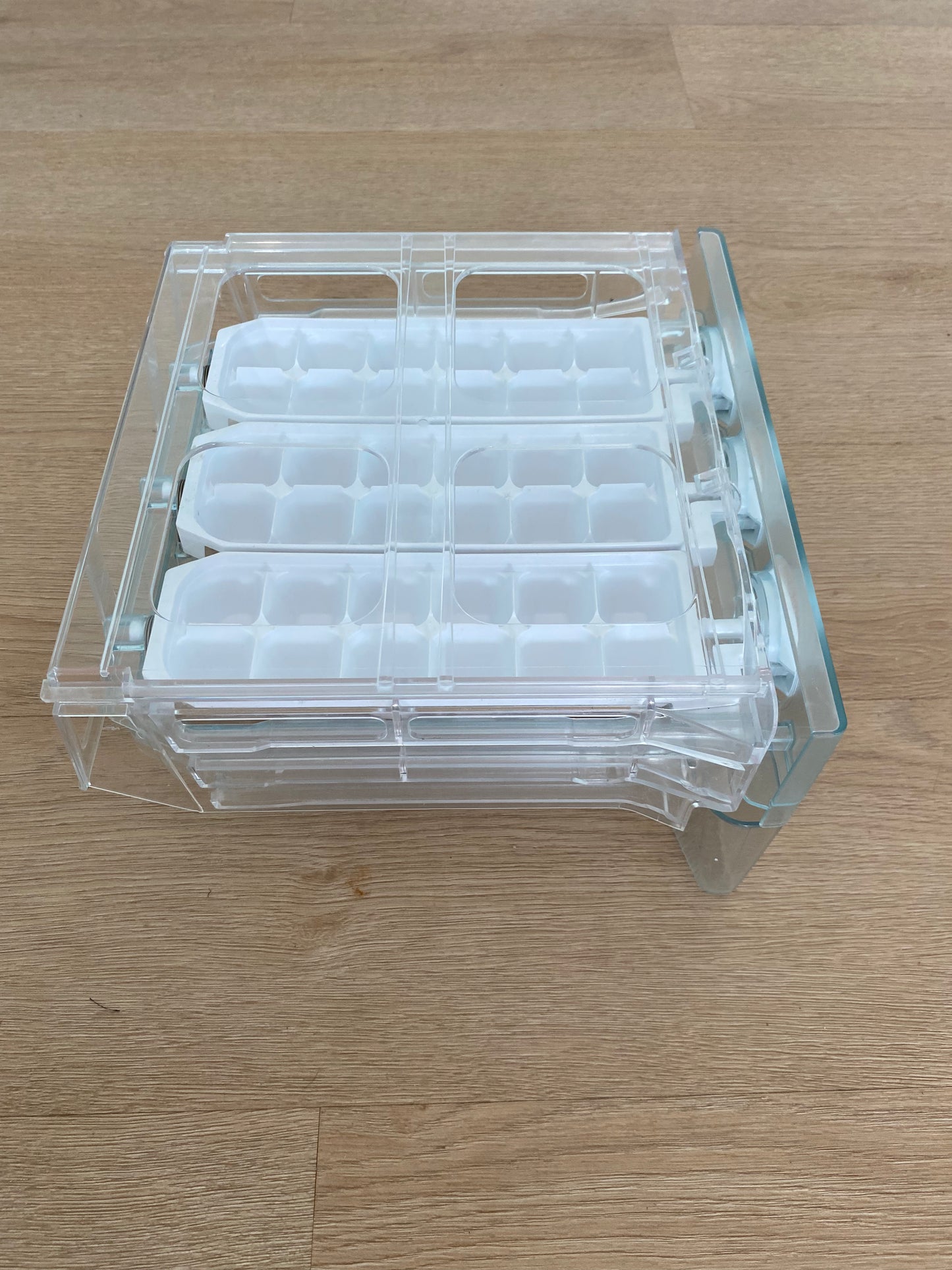 1451578 Electrolux Westinghouse fridge freezer ice maker assembly assy