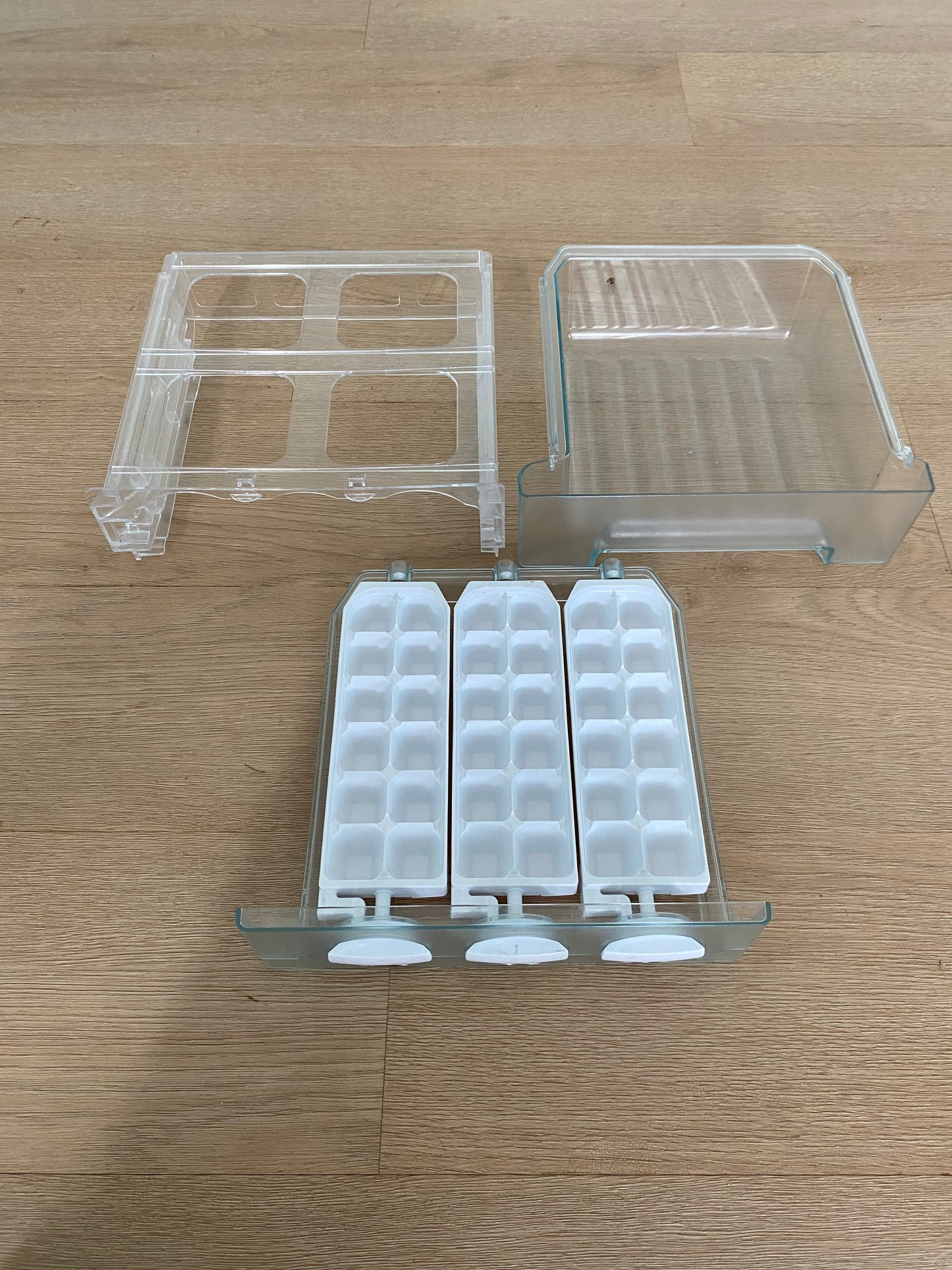 1451578 Electrolux Westinghouse fridge freezer ice maker assembly assy