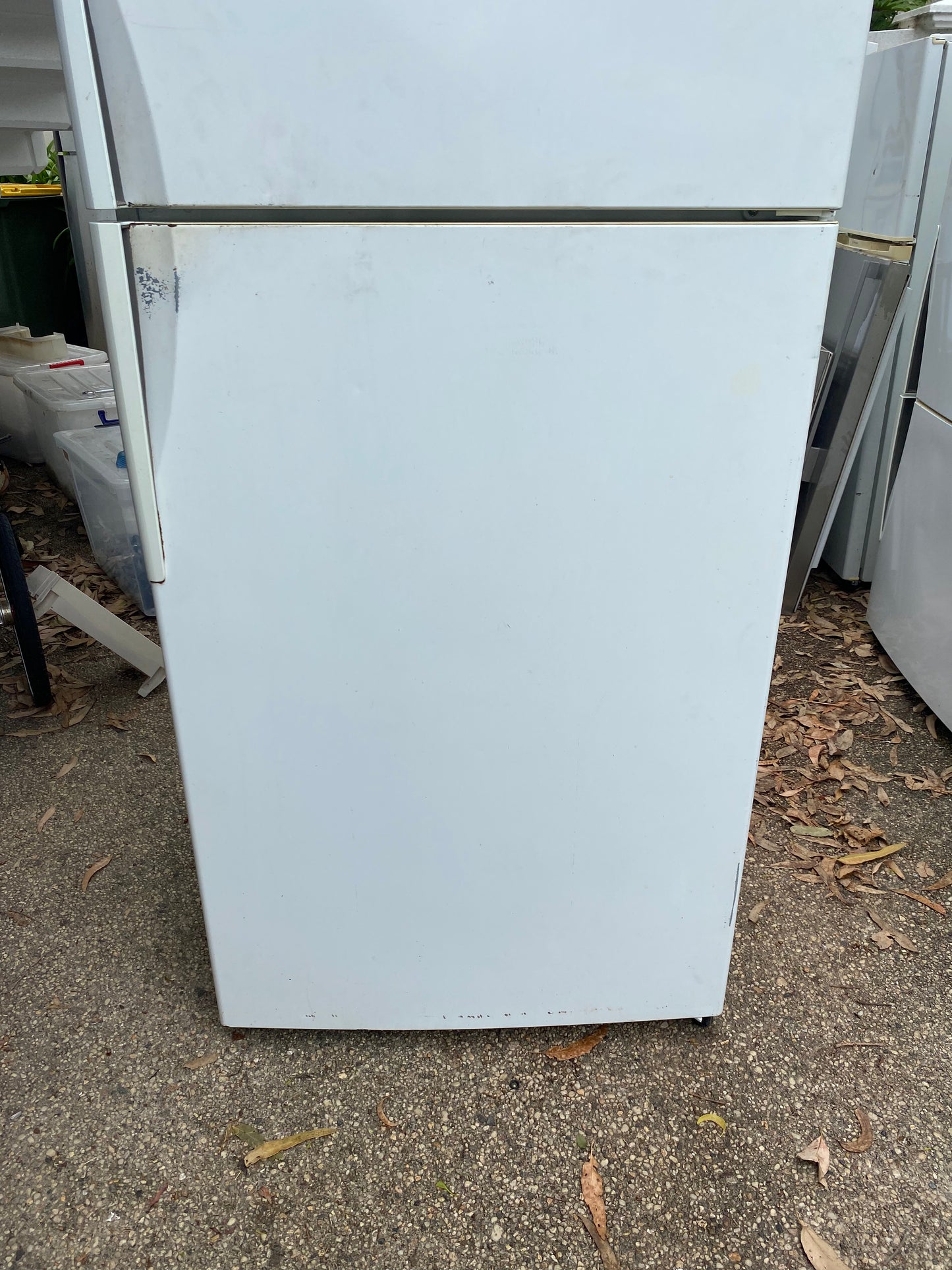 1451716 Westinghouse white fridge compartment door RHS right hand side hinge FIP F.C. FITS WTM5200W