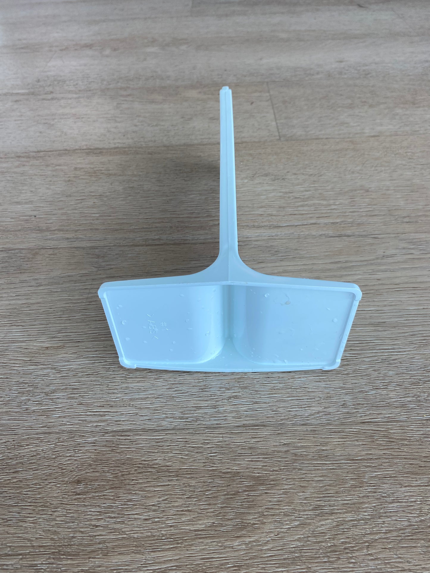 1451537 Electrolux Kelvinator Simpson Westinghouse fridge centre support leg FITS WTE5200 WTM5200 WTM5204