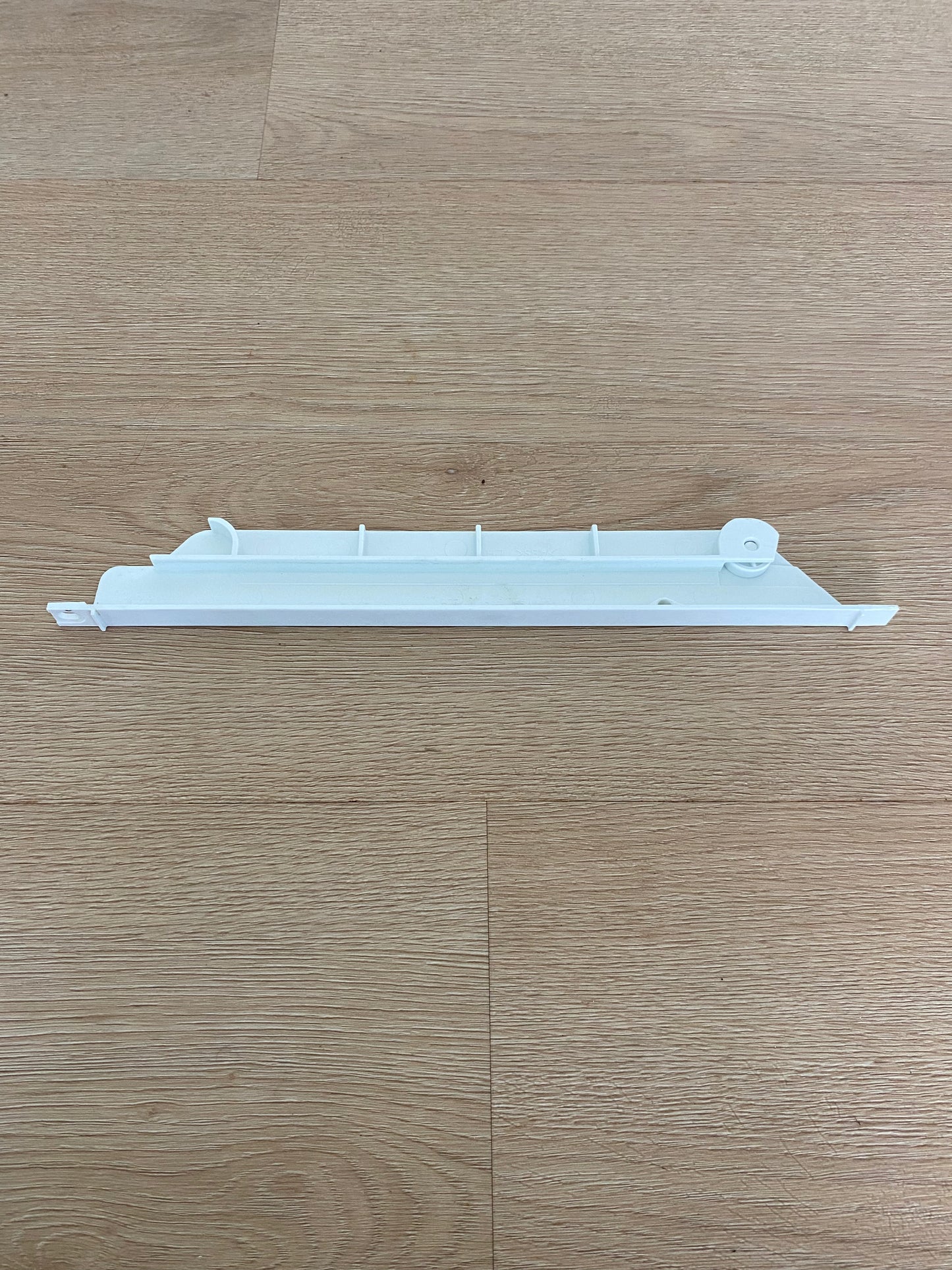 1444594 1453080 1442228 Electrolux Kelvinator Simpson Westinghouse deep deli drawer runner LHS left hand side