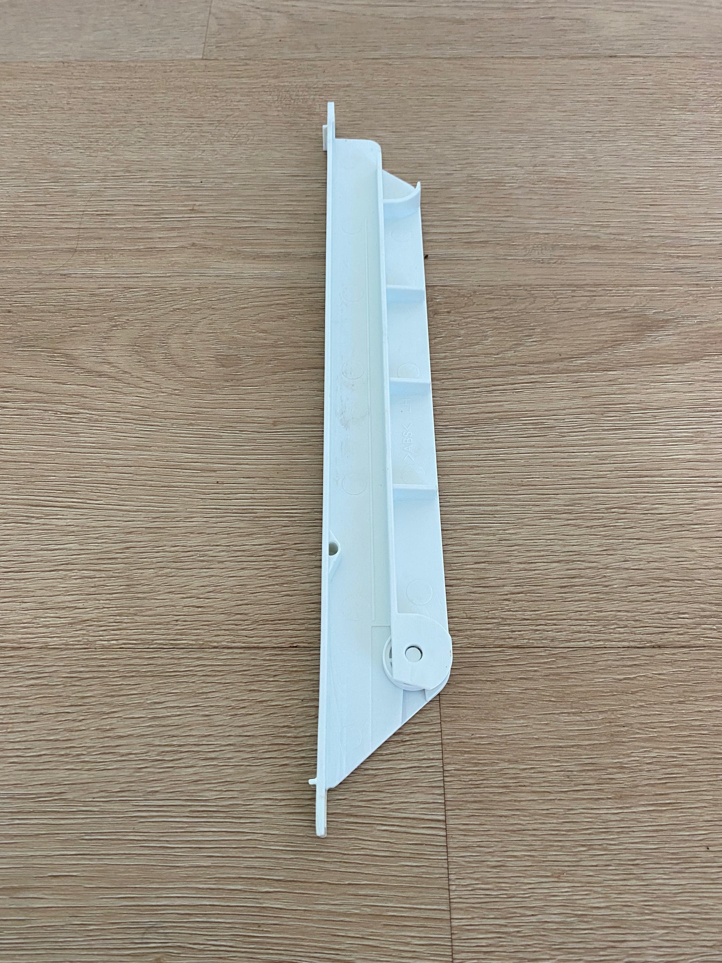 1444594 1453080 1442228 Electrolux Kelvinator Simpson Westinghouse deep deli drawer runner LHS left hand side