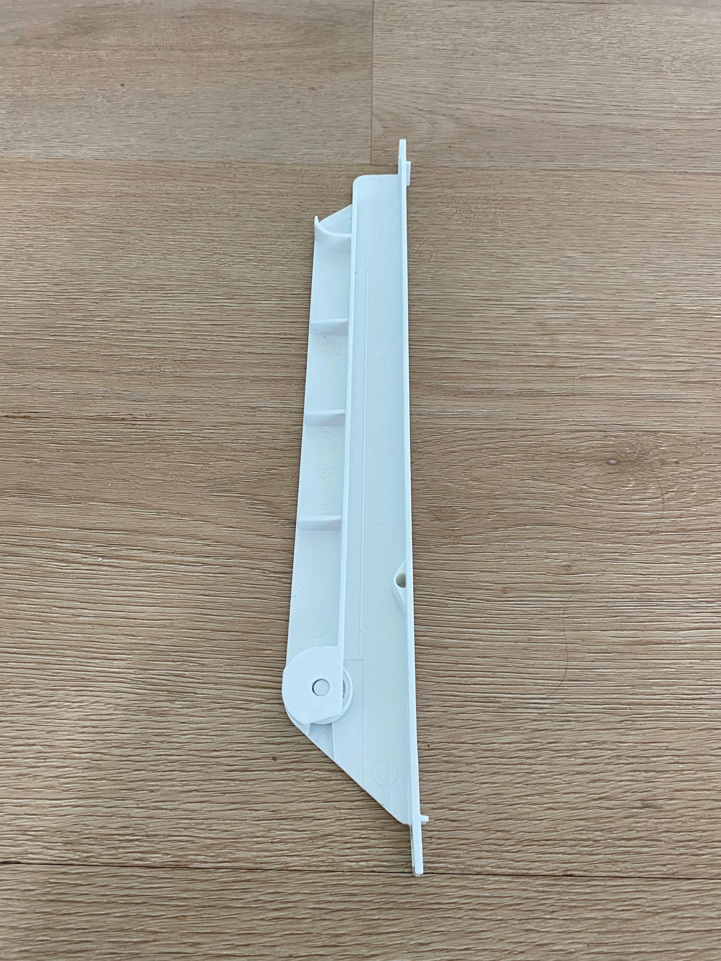 1441891 1453079 1442228 Electrolux Kelvinator Simpson Westinghouse deep deli drawer runner RHS right hand side