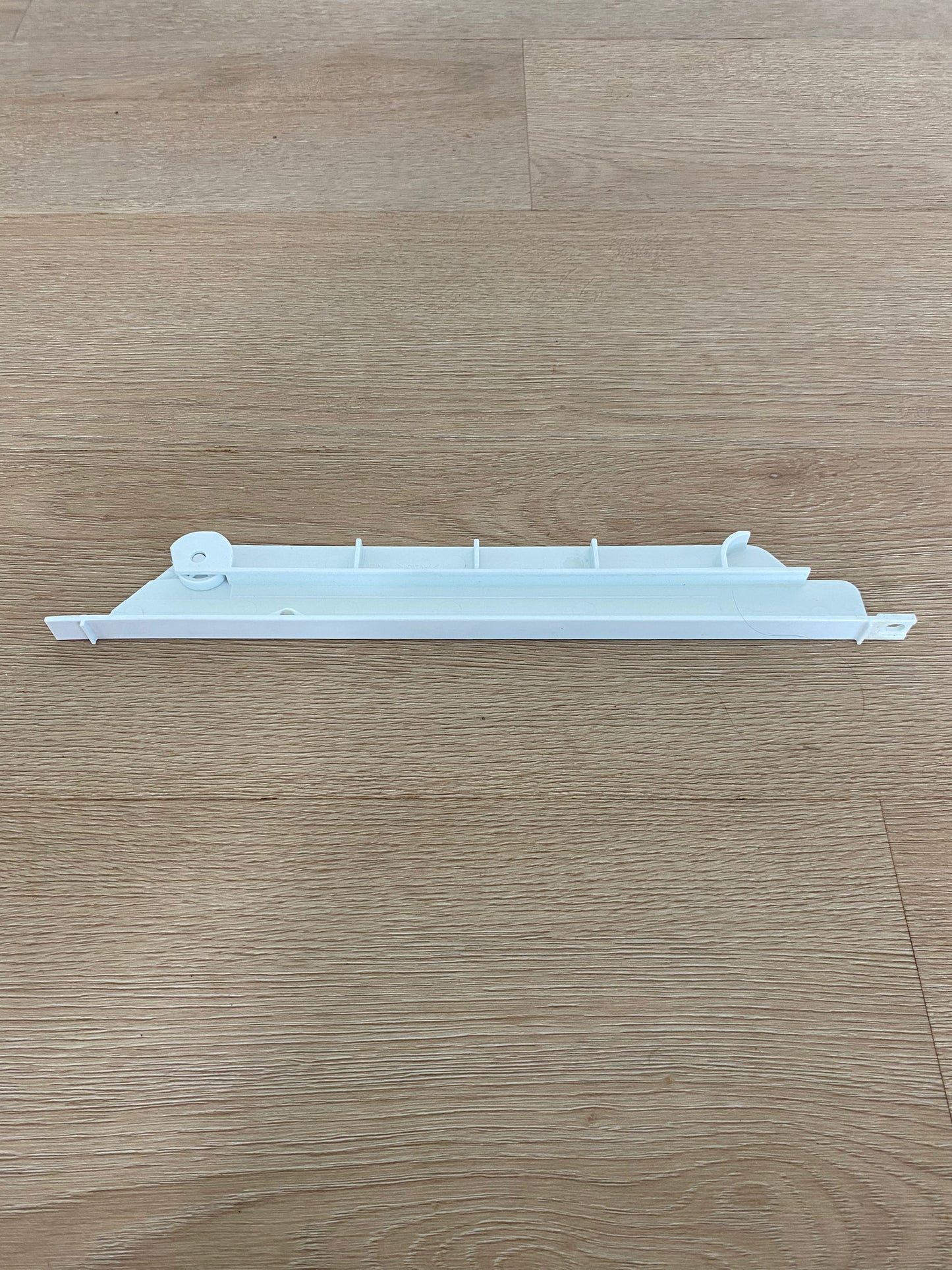 1441891 1453079 1442228 Electrolux Kelvinator Simpson Westinghouse deep deli drawer runner RHS right hand side