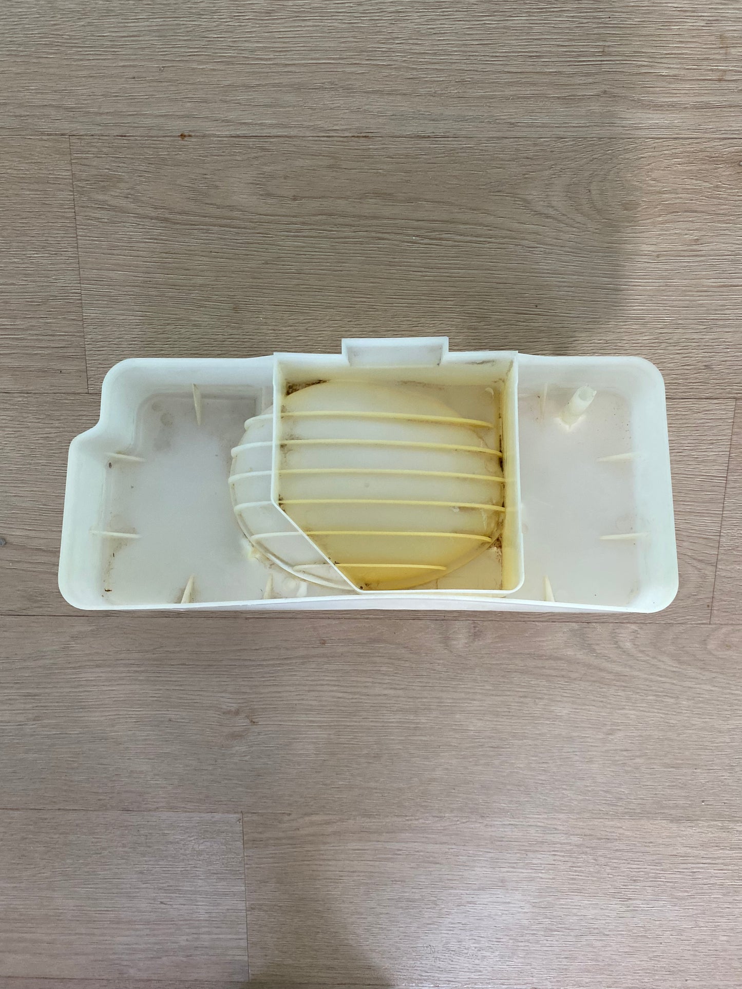 1447234 50284928004 Electrolux Kelvinator Simpson Westinghouse fridge freezer drain pan