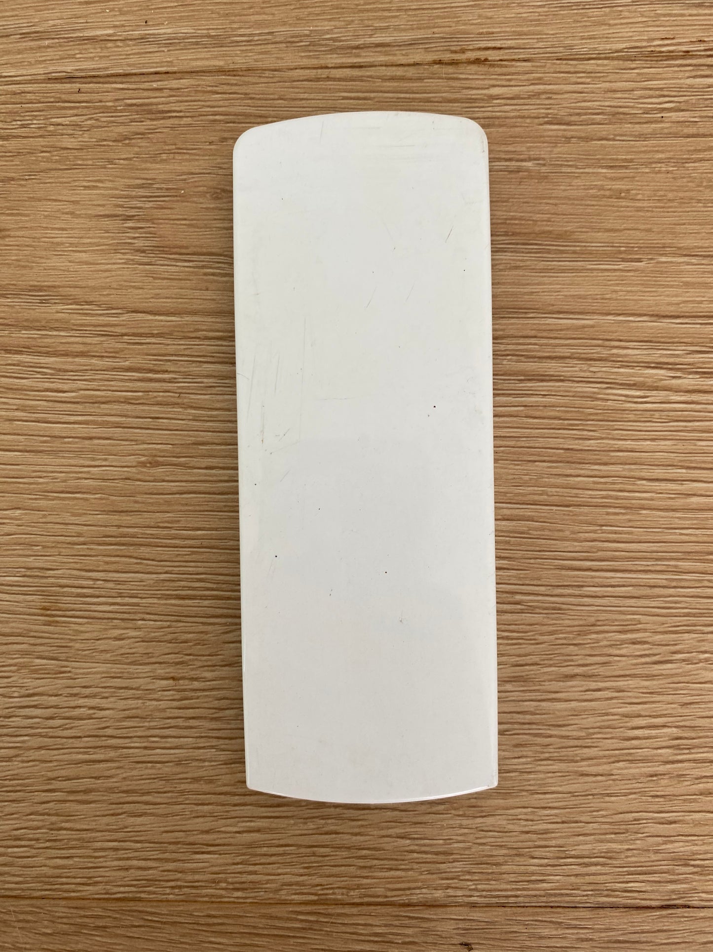 880490 Fisher & Paykel fridge freezer white top upper plastic hinge cover