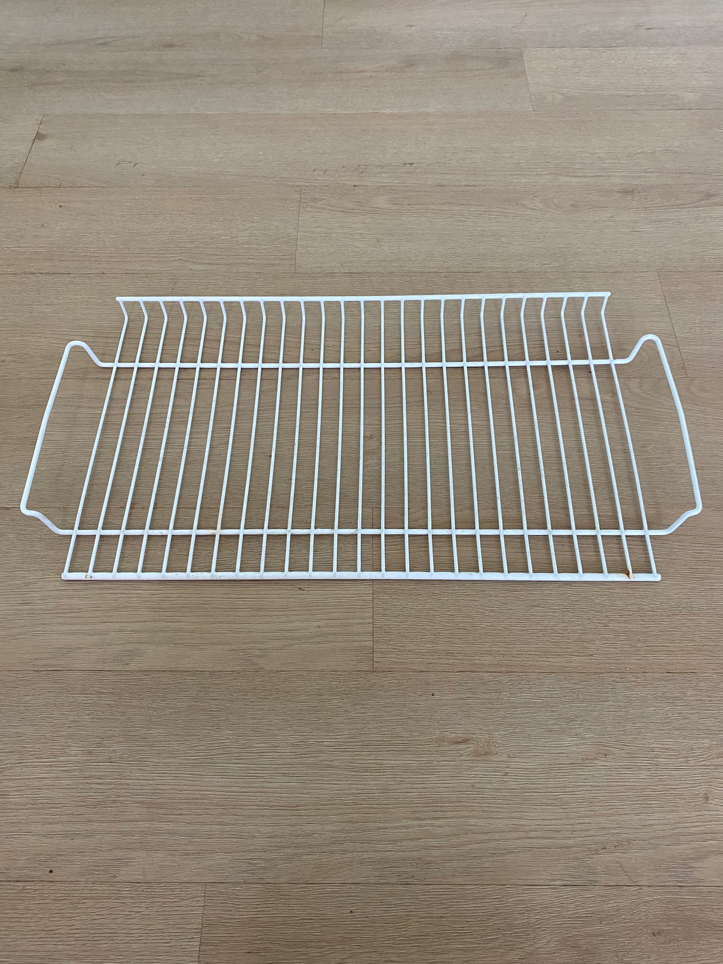 884254 Fisher & Paykel fridge freezer wire shelf FITS 790mm cabinets E522B
