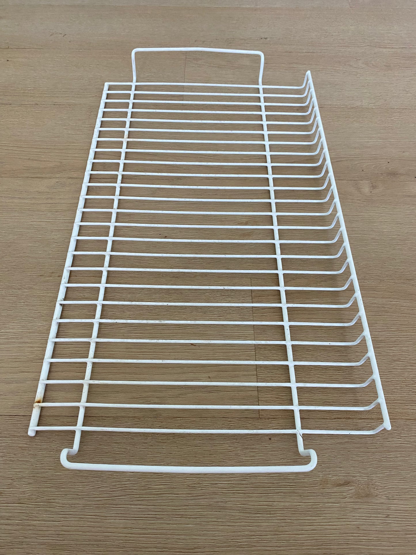 884254 Fisher & Paykel fridge freezer wire shelf FITS 790mm cabinets E522B